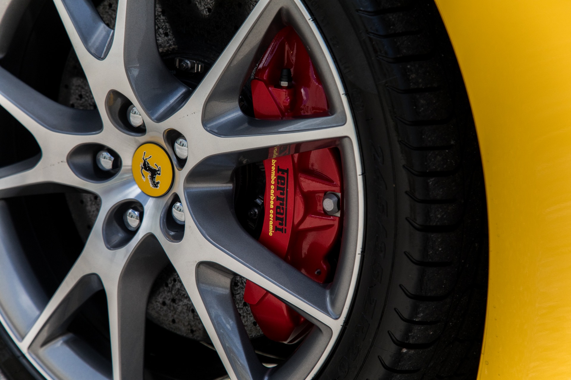 Used-2014-Ferrari-California