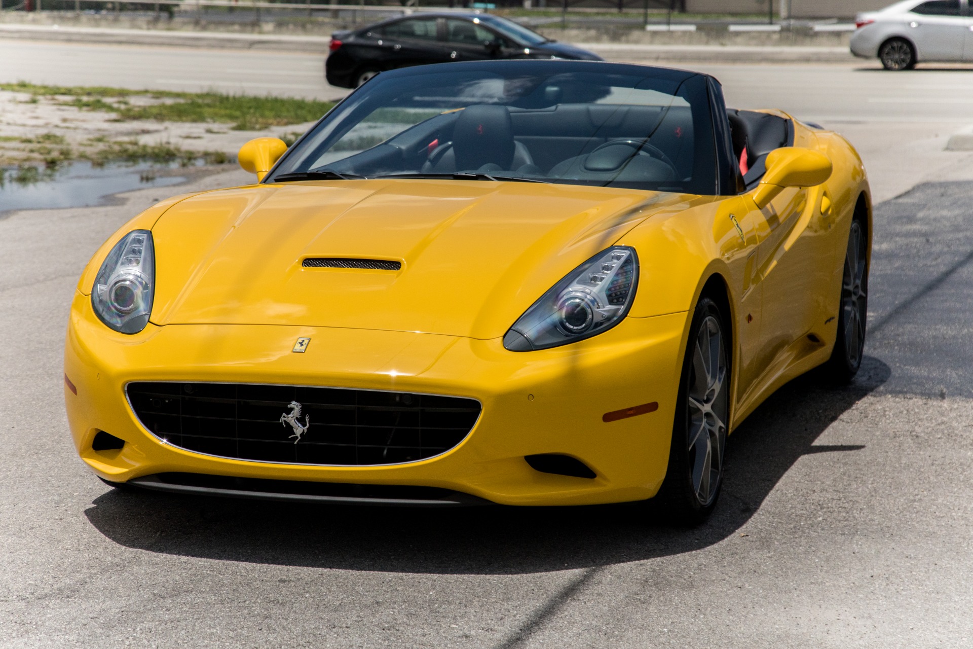 Used-2014-Ferrari-California