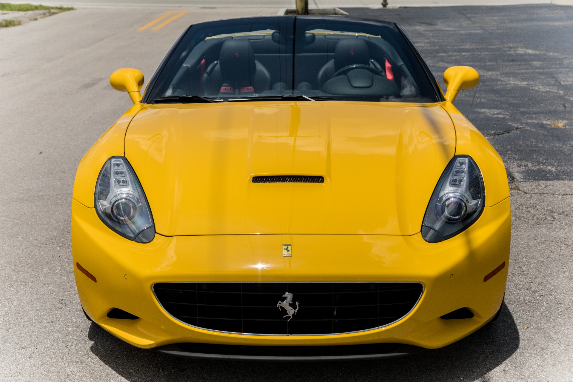Used-2014-Ferrari-California