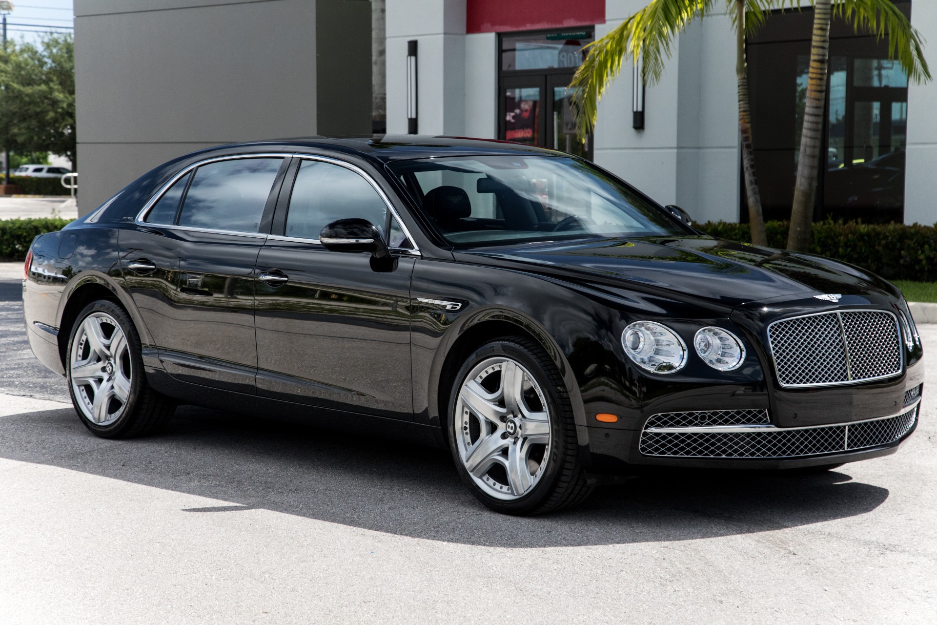 The Ultimate Luxury: The 2014 Bentley Flying Spur