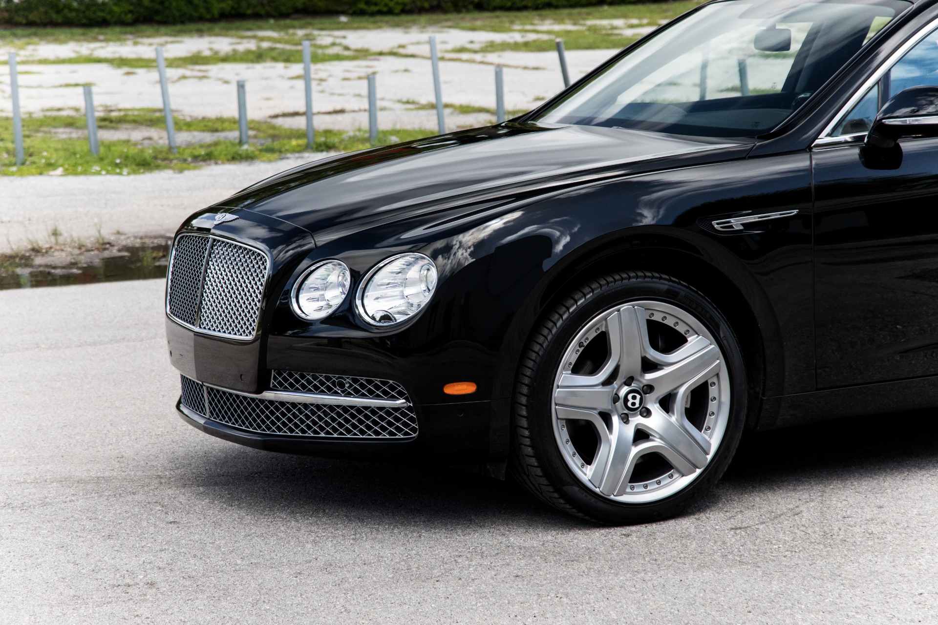 Used-2014-Bentley-Flying-Spur