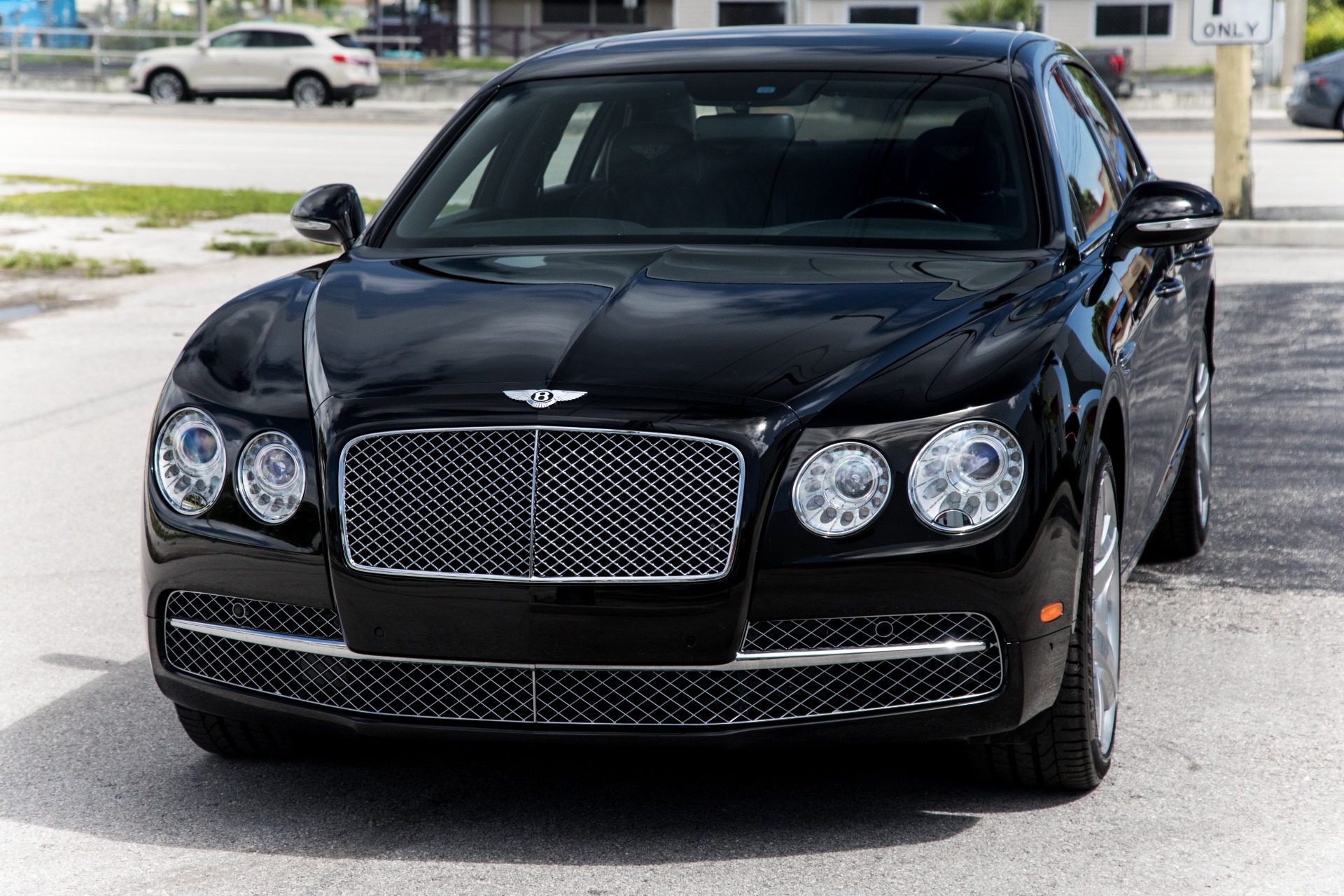 Used-2014-Bentley-Flying-Spur