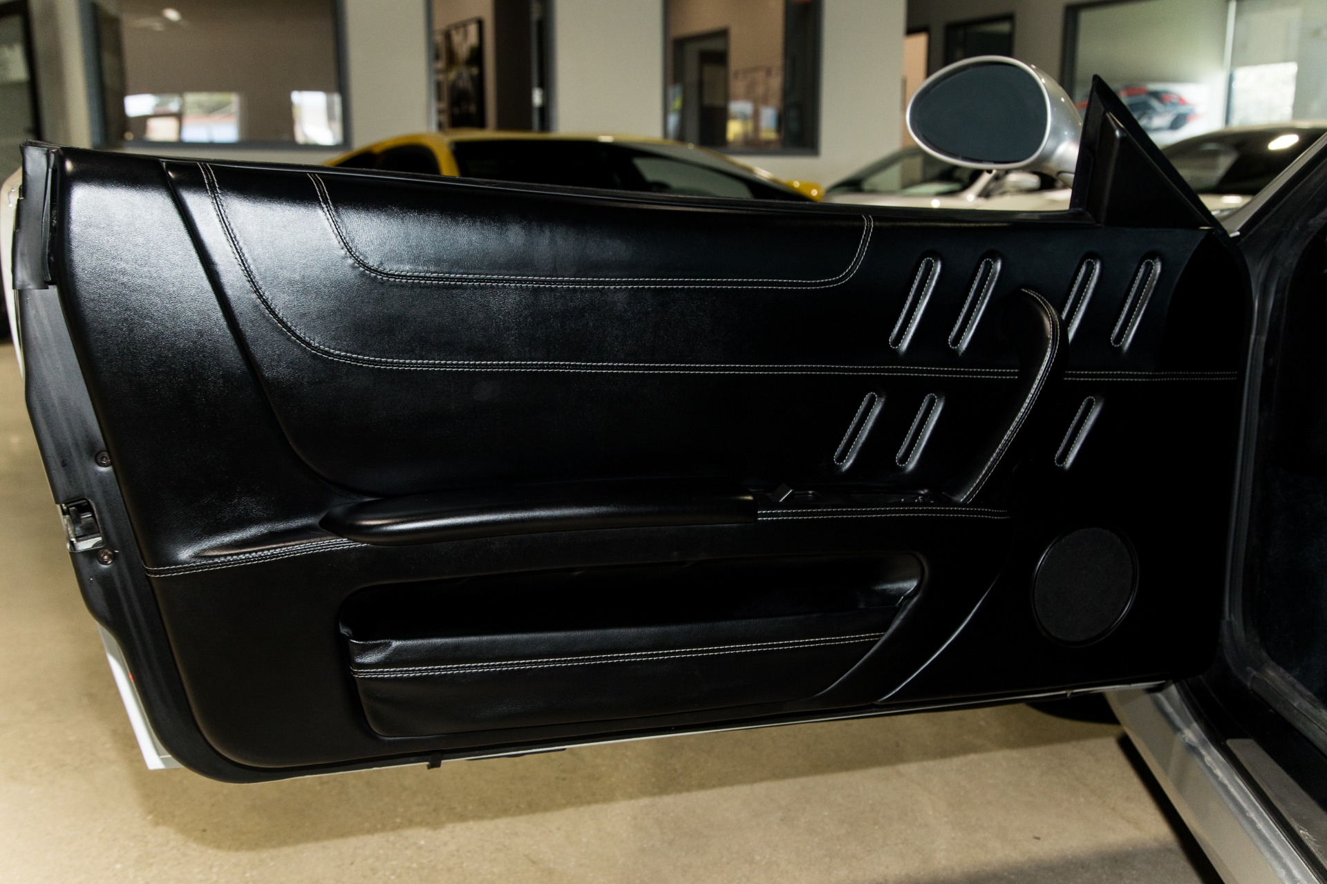 Used-2003-Ferrari-575M-Maranello