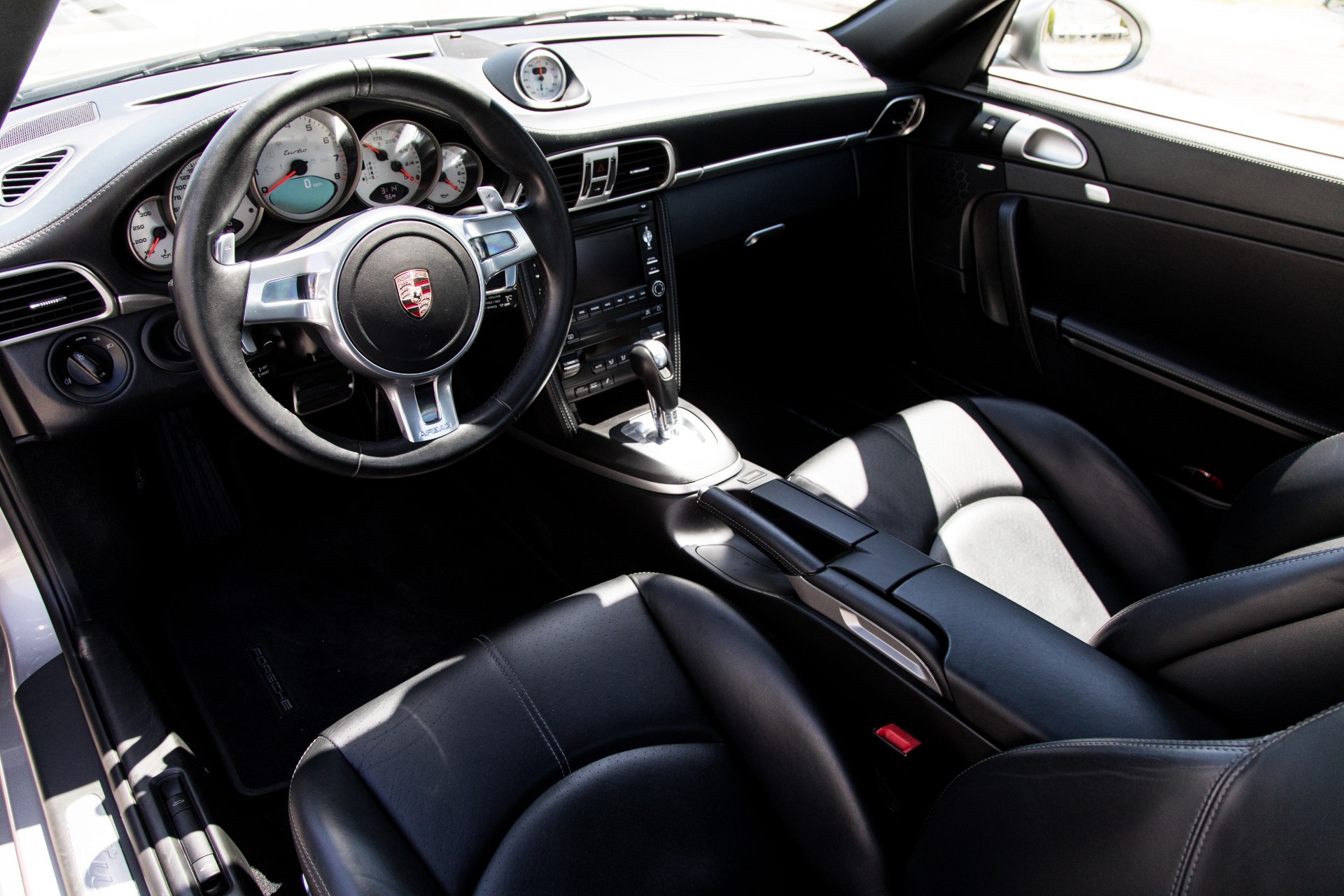 Used-2013-Porsche-911-Turbo