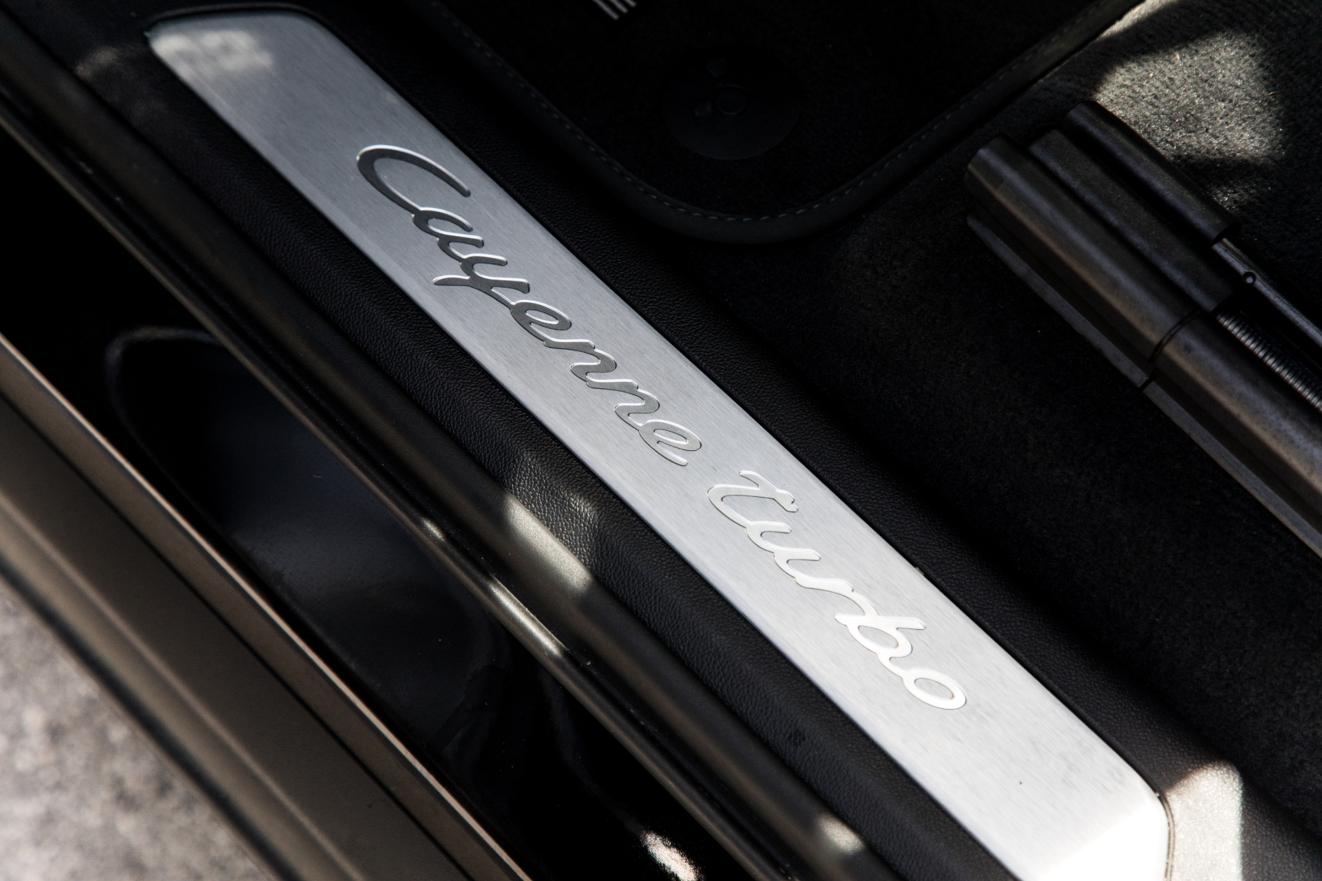 Used-2019-Porsche-Cayenne-Turbo