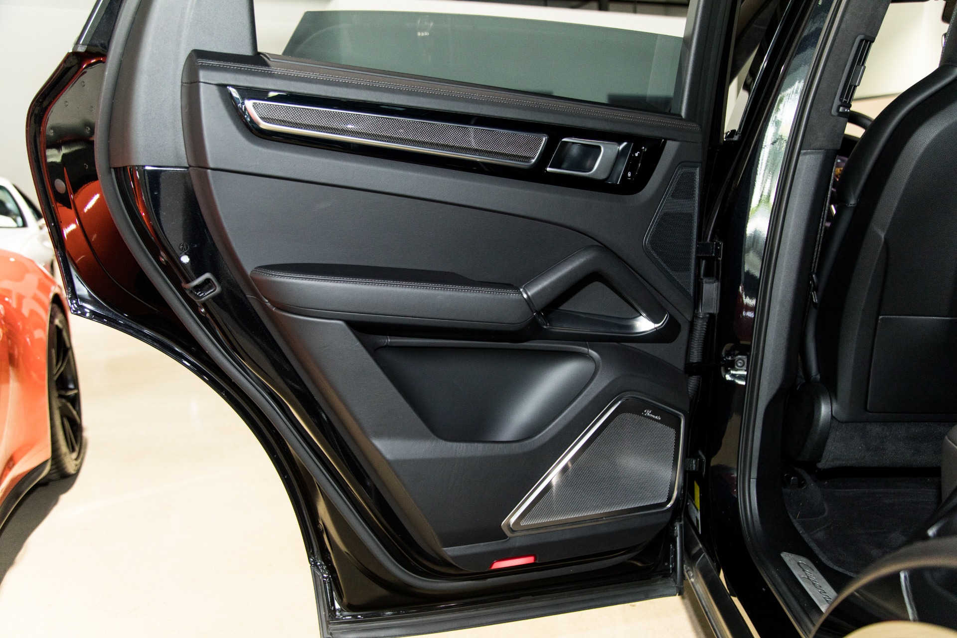 Used-2019-Porsche-Cayenne-Turbo