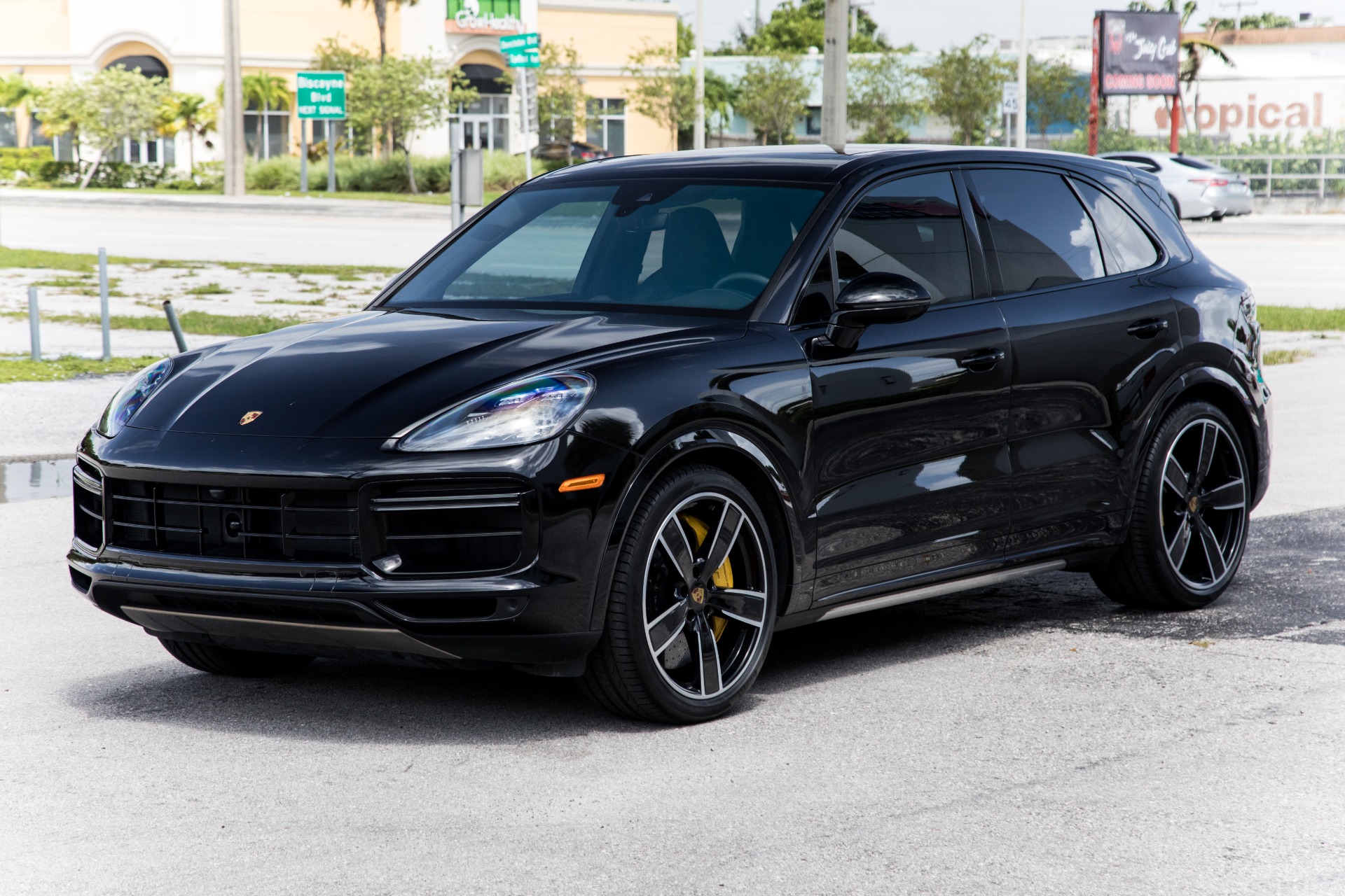 Used-2019-Porsche-Cayenne-Turbo