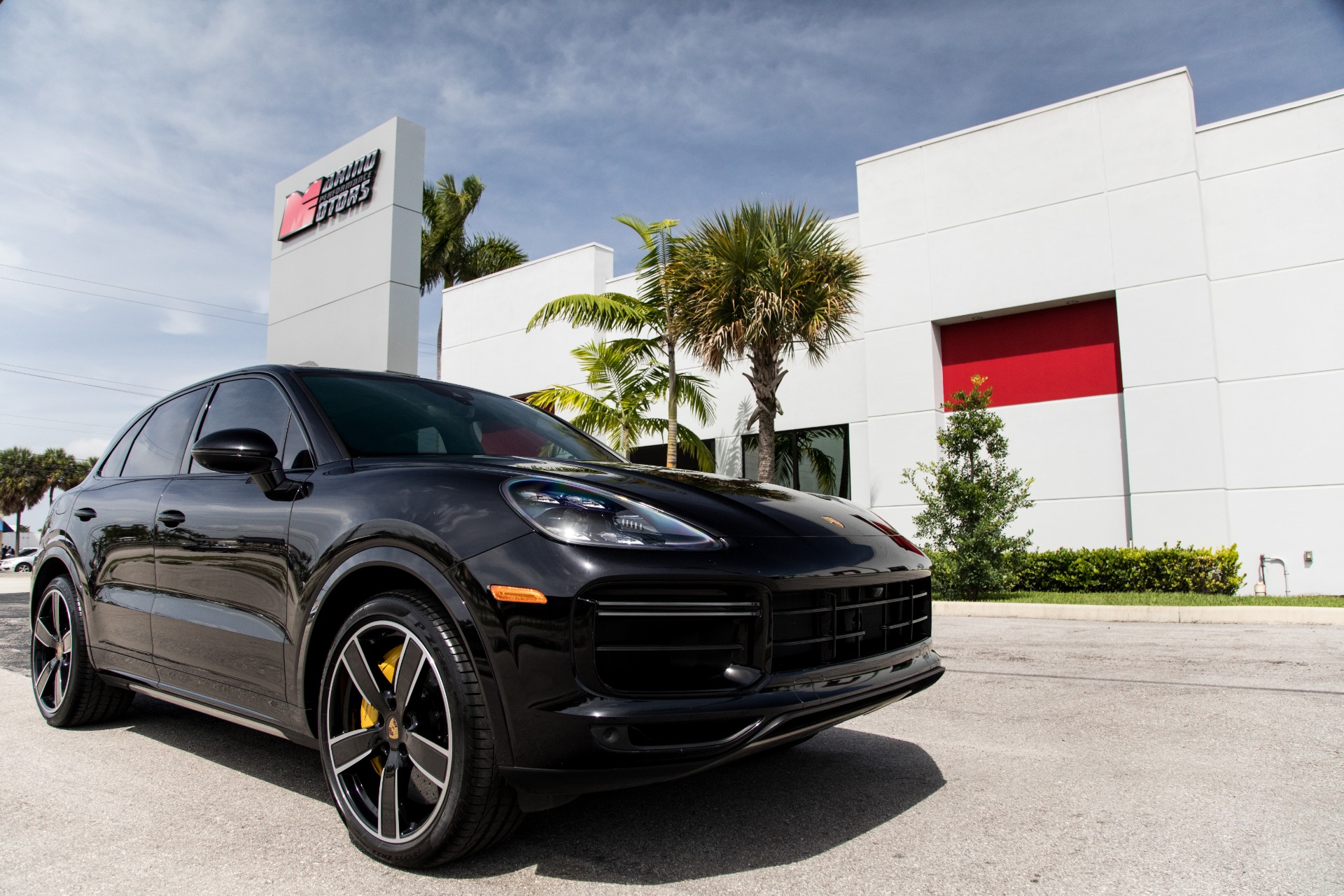 Used-2019-Porsche-Cayenne-Turbo