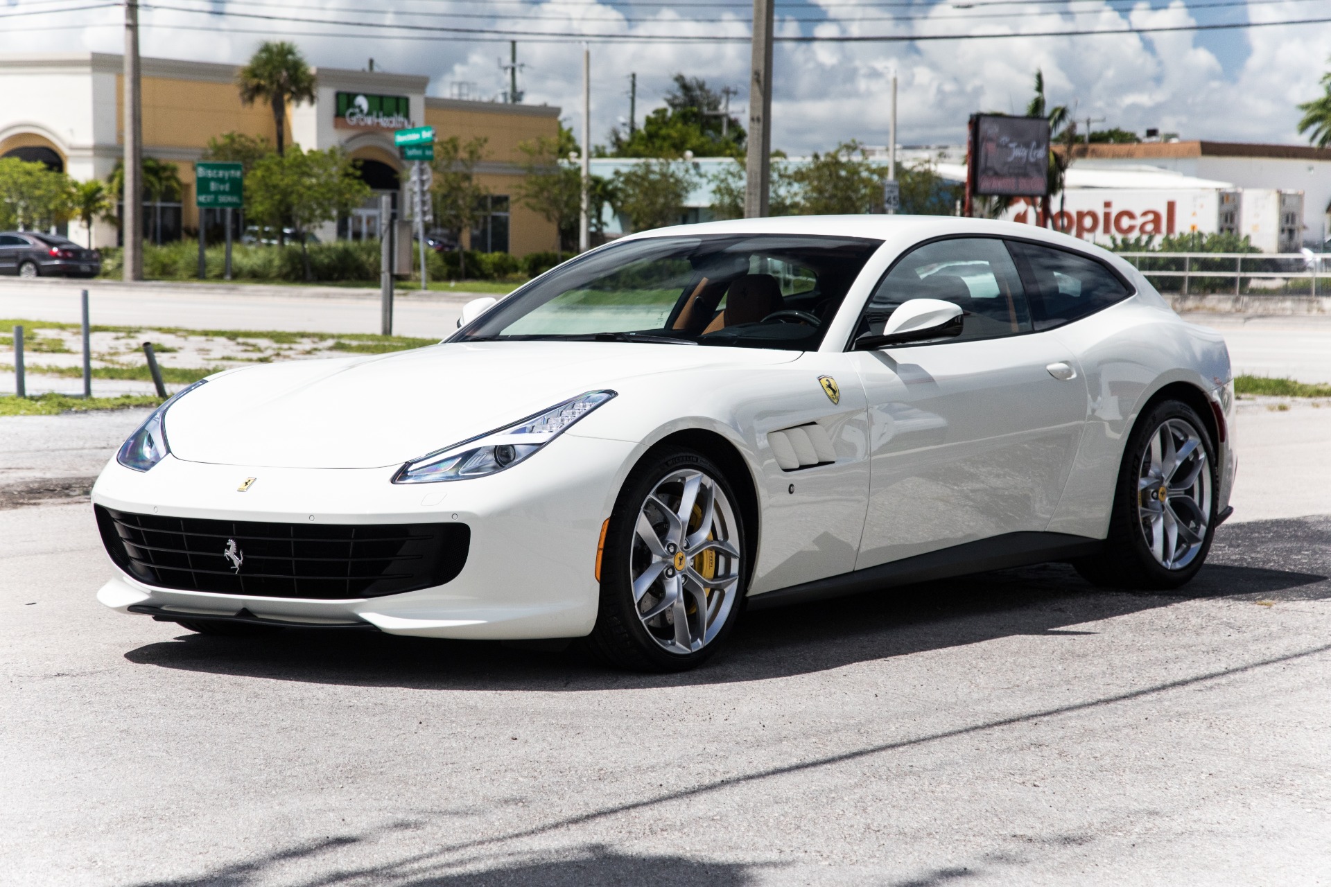 Used-2018-Ferrari-GTC4Lusso-T