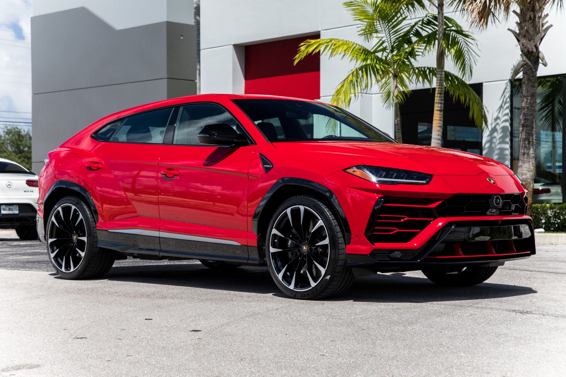Used-2020-Lamborghini-Urus