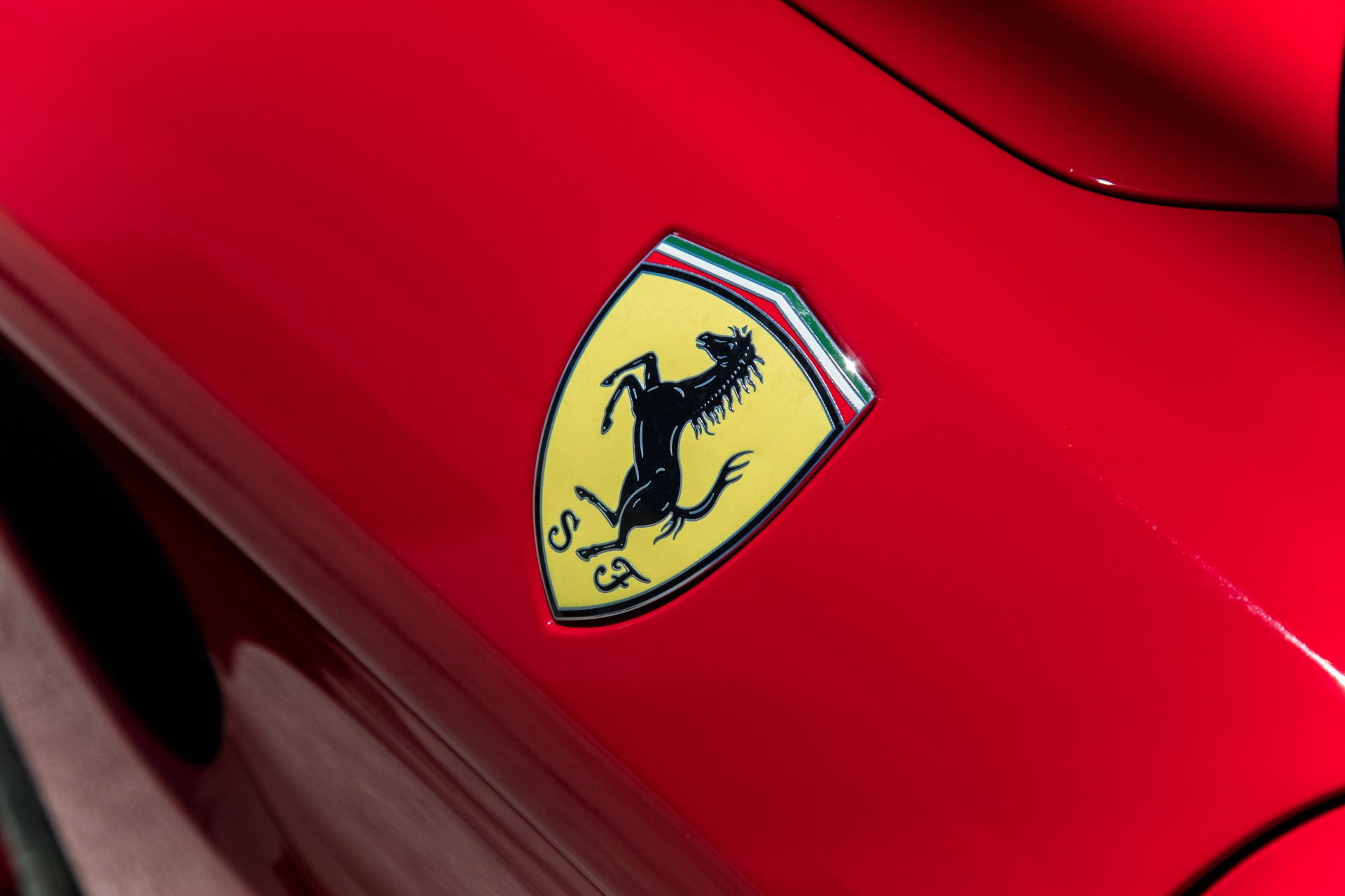 Used-2017-Ferrari-California-T-Base