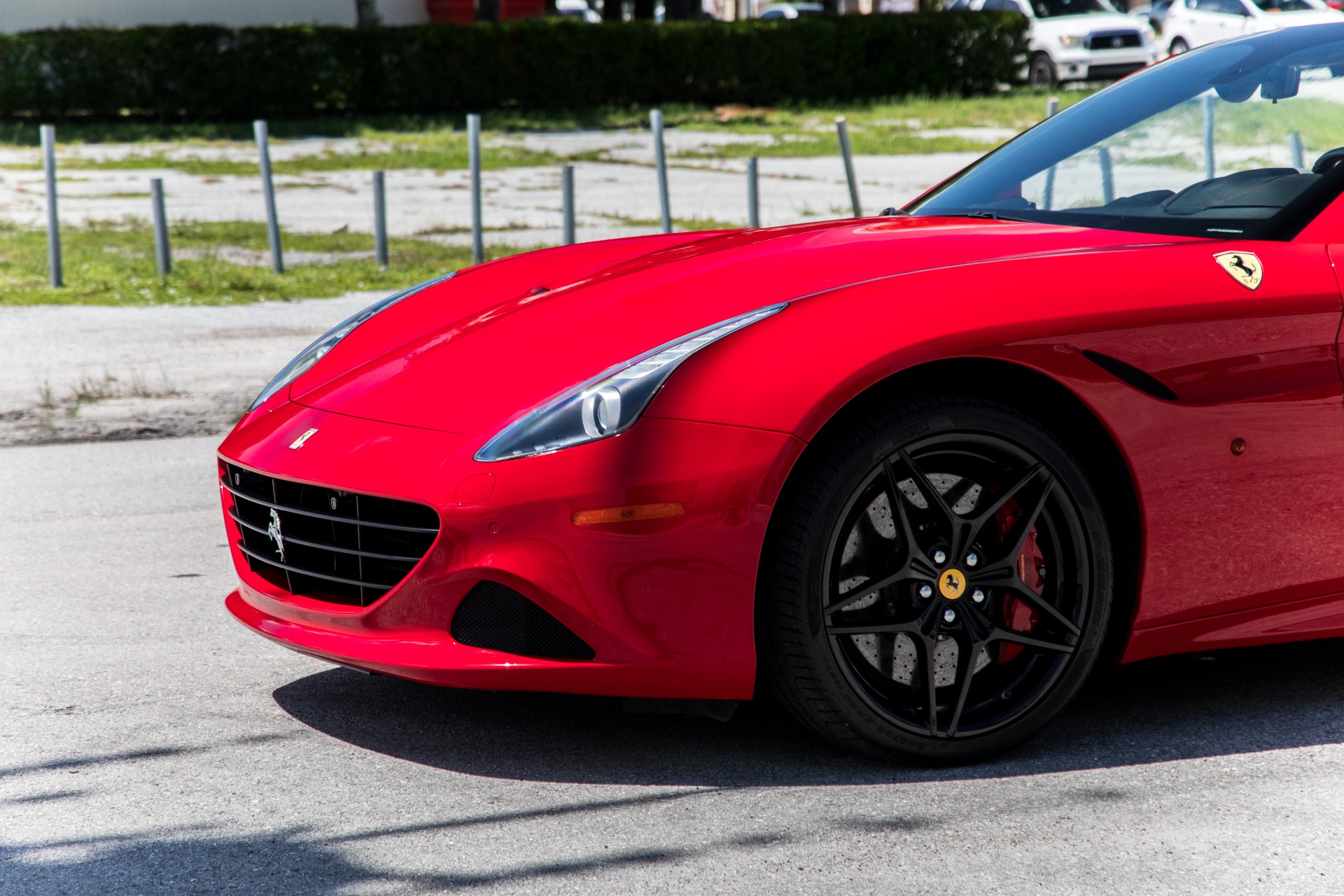 Used-2017-Ferrari-California-T-Base