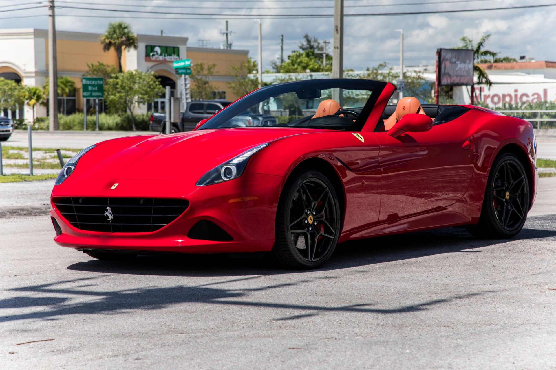 Used-2017-Ferrari-California-T-Base