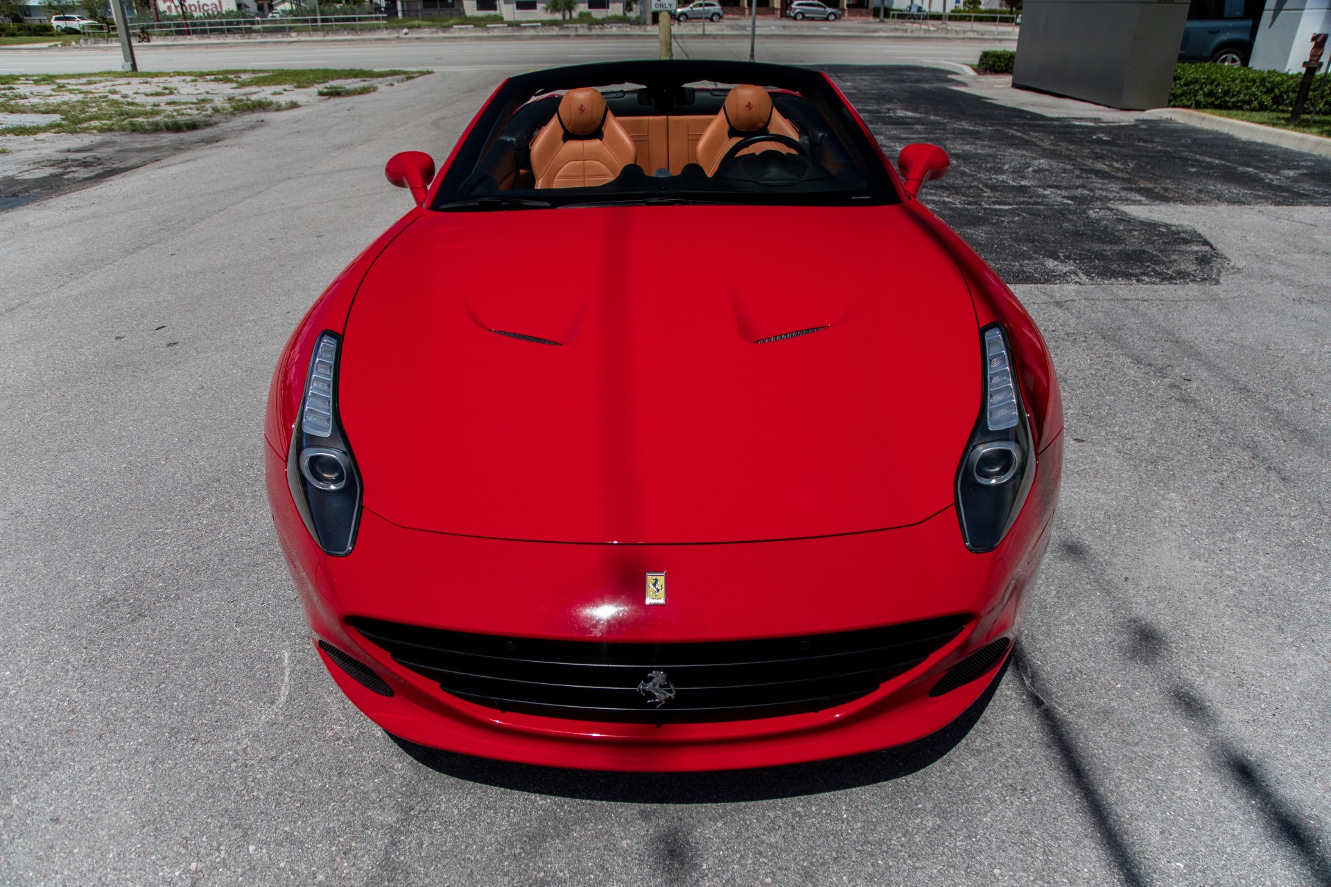 Used-2017-Ferrari-California-T-Base