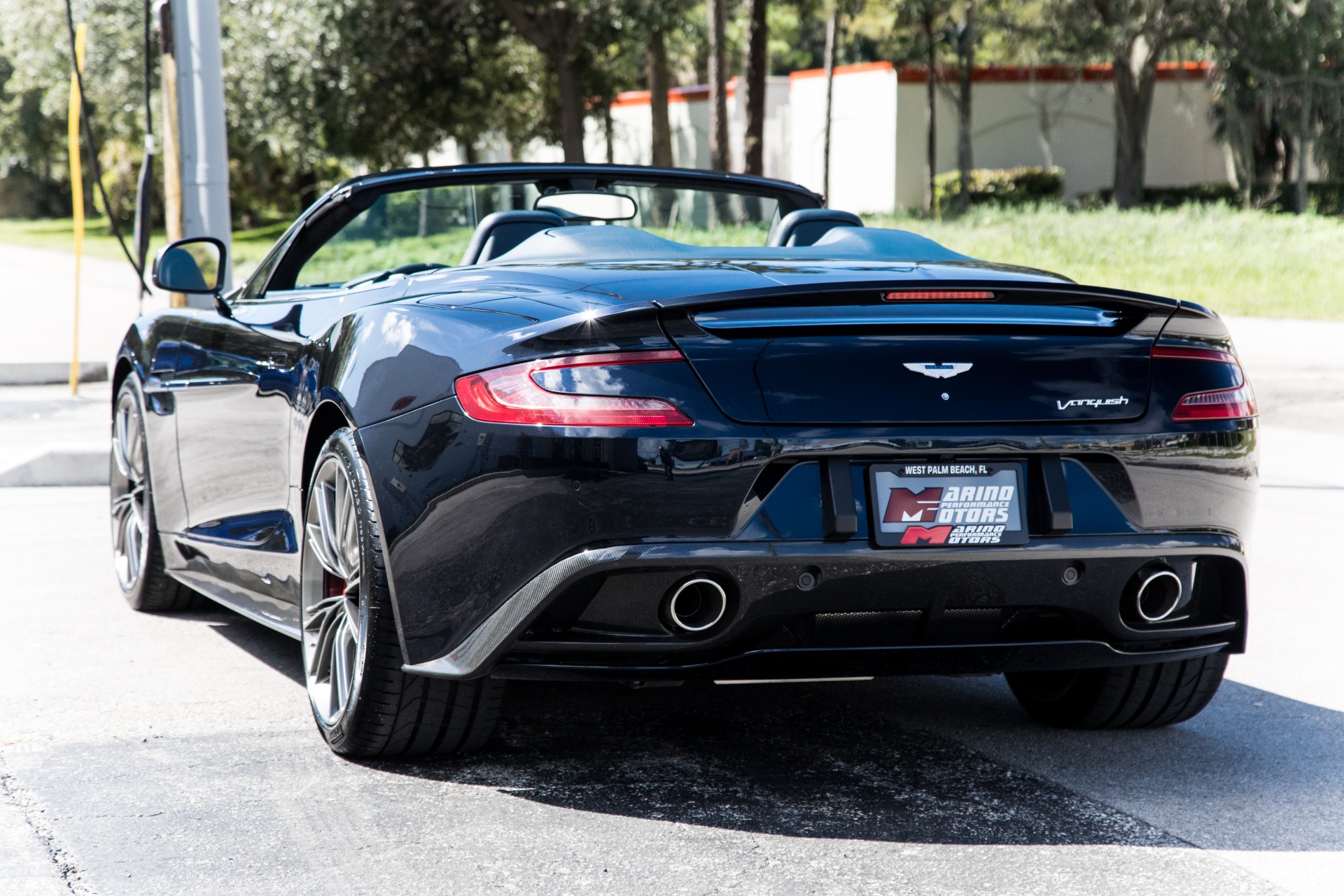 Used-2014-Aston-Martin-Vanquish-Volante