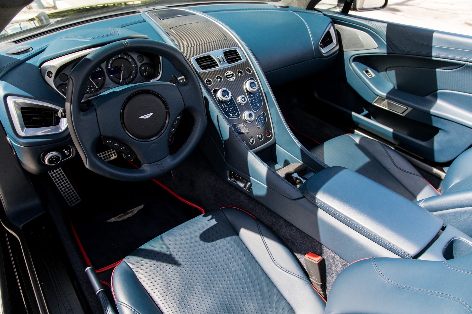 Used-2014-Aston-Martin-Vanquish-Volante