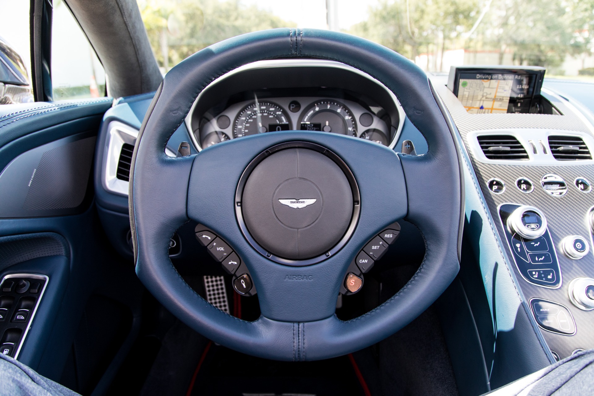 Used-2014-Aston-Martin-Vanquish-Volante