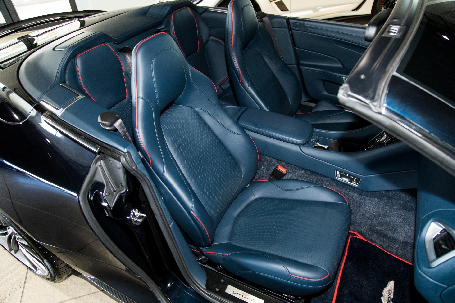 Used-2014-Aston-Martin-Vanquish-Volante