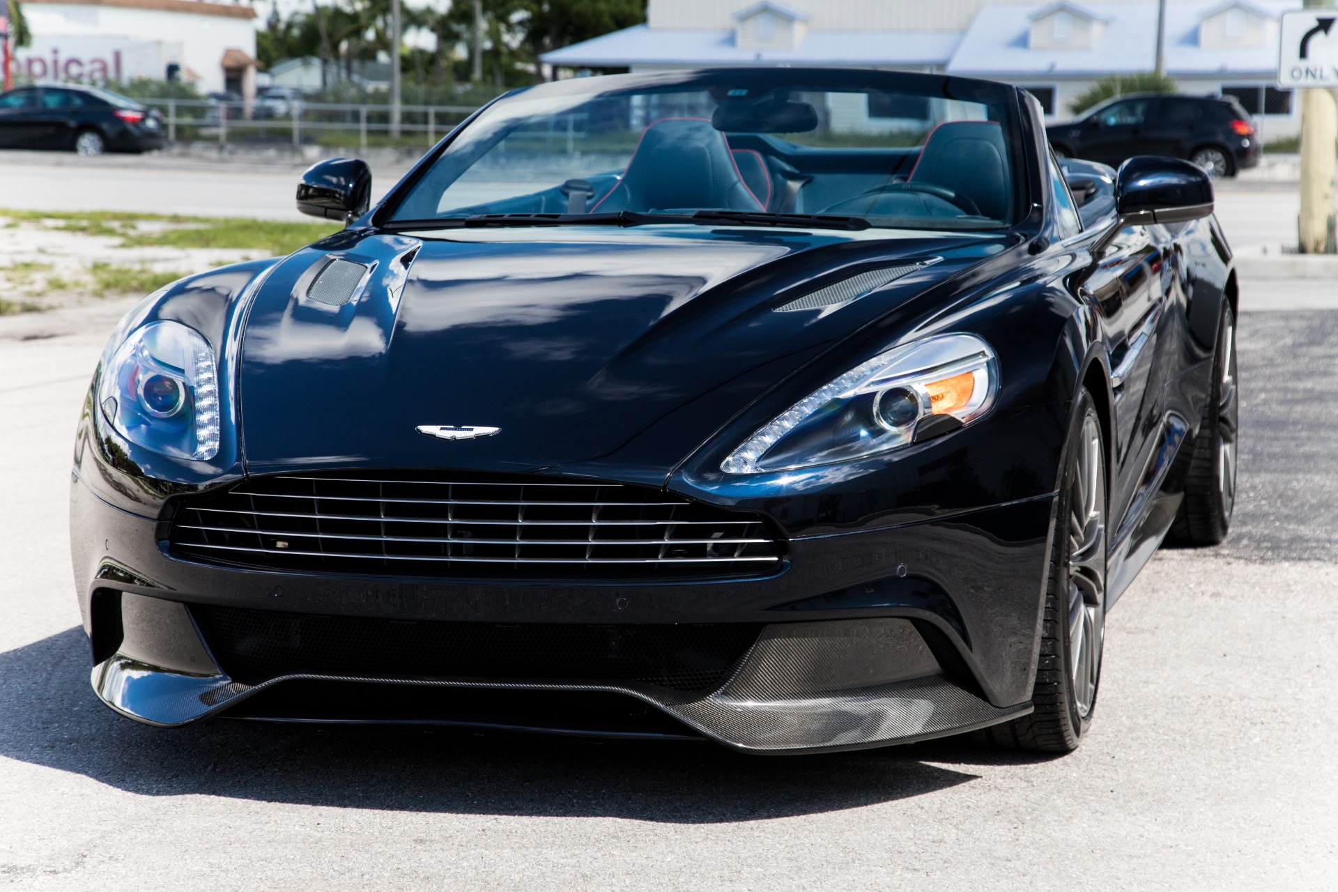 Used-2014-Aston-Martin-Vanquish-Volante