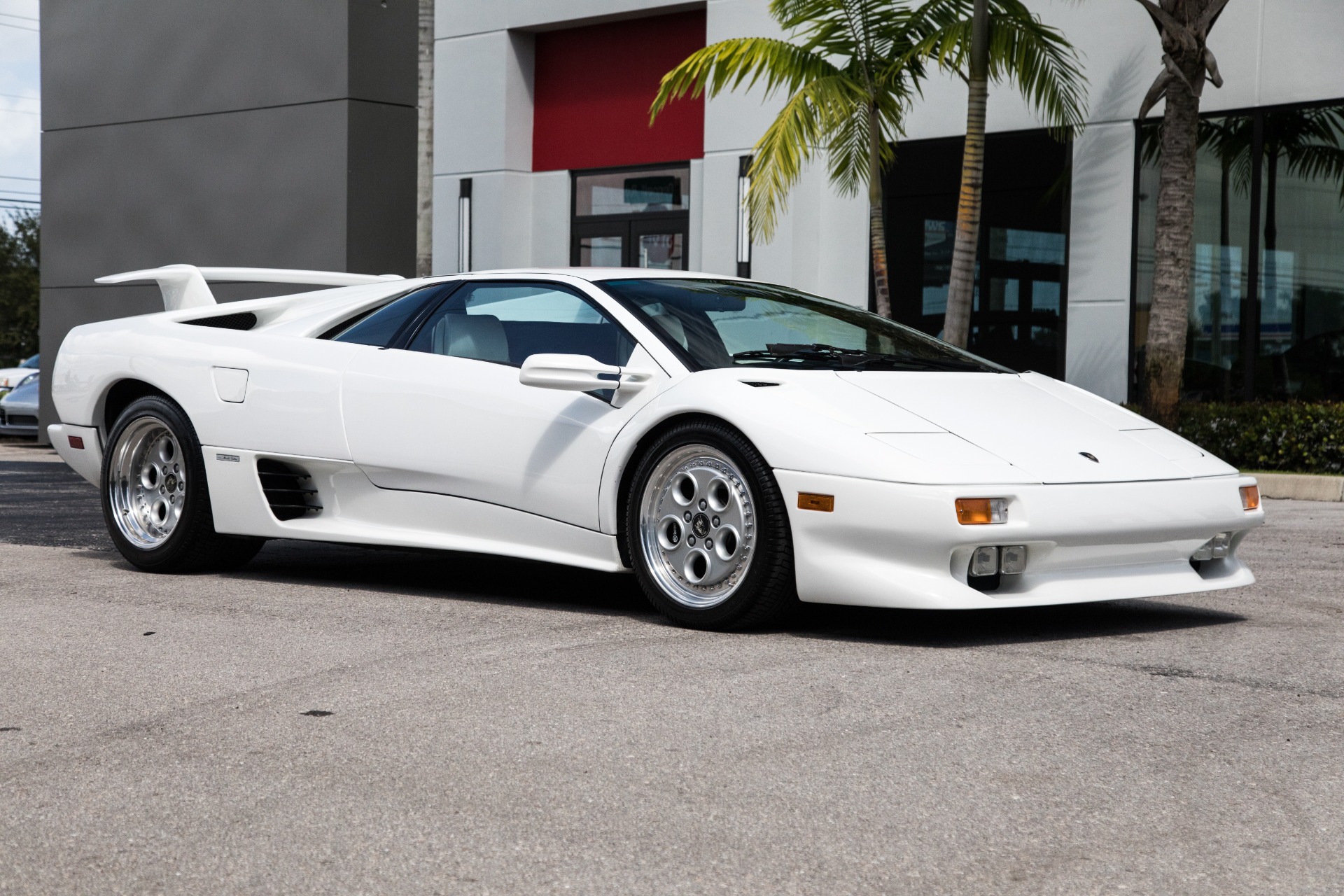 Used-1994-Lamborghini-Diablo-VT