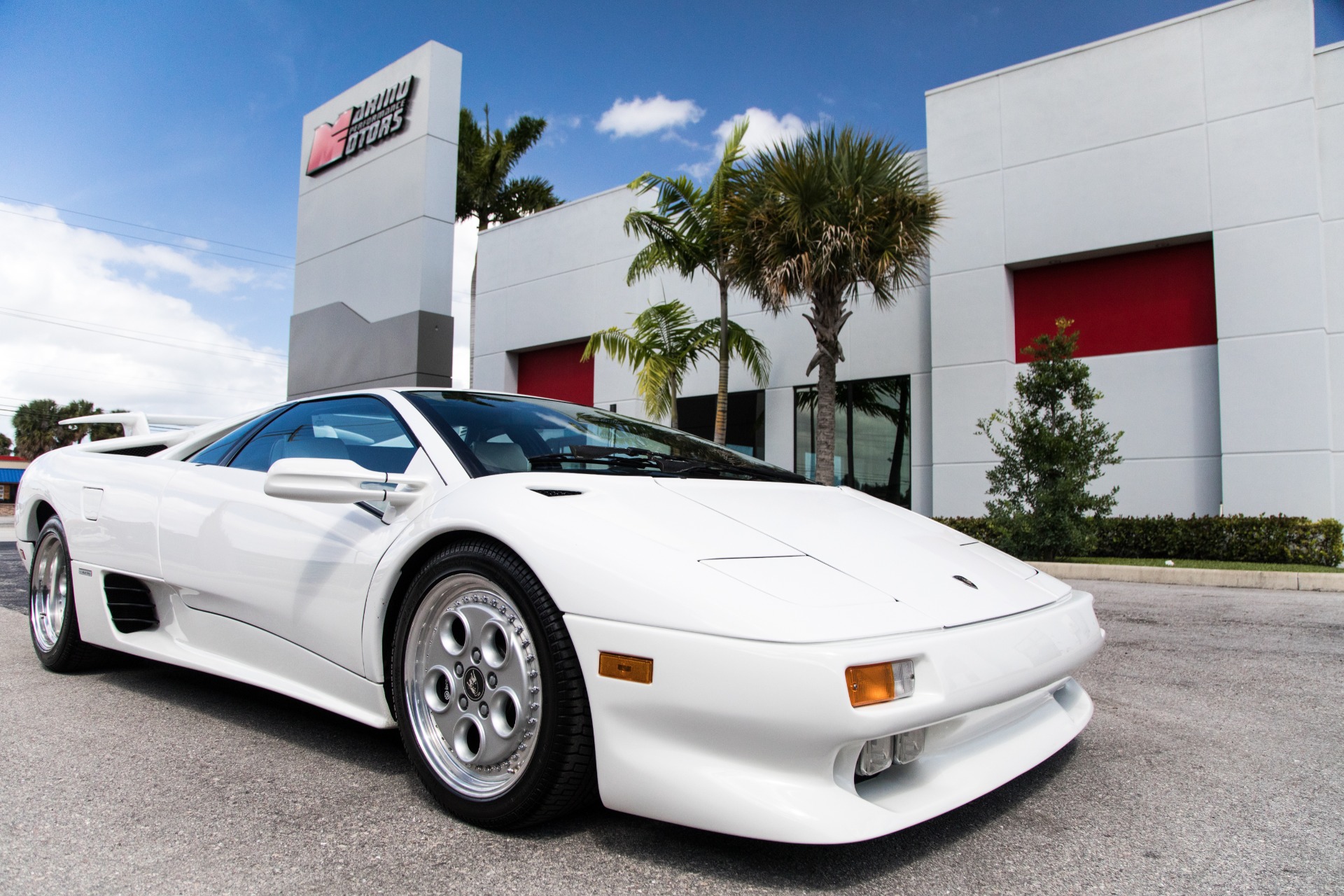 Used-1994-Lamborghini-Diablo-VT