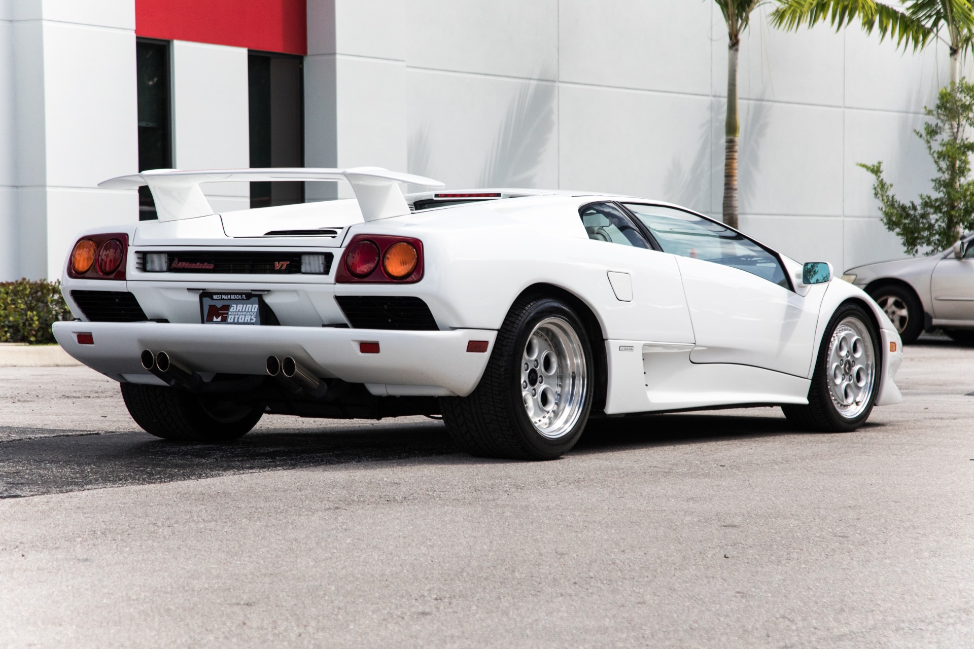 Used-1994-Lamborghini-Diablo-VT