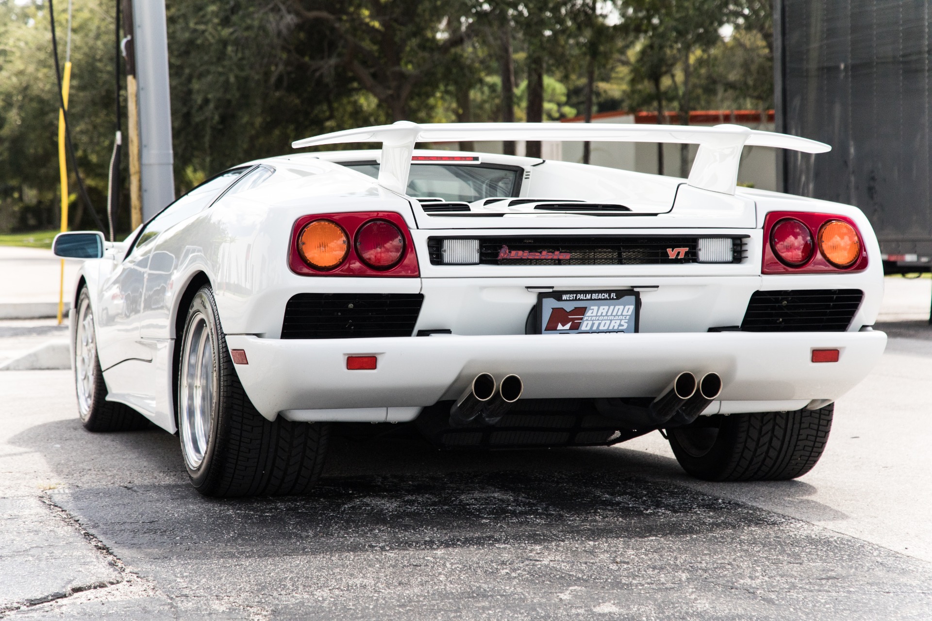 Used-1994-Lamborghini-Diablo-VT