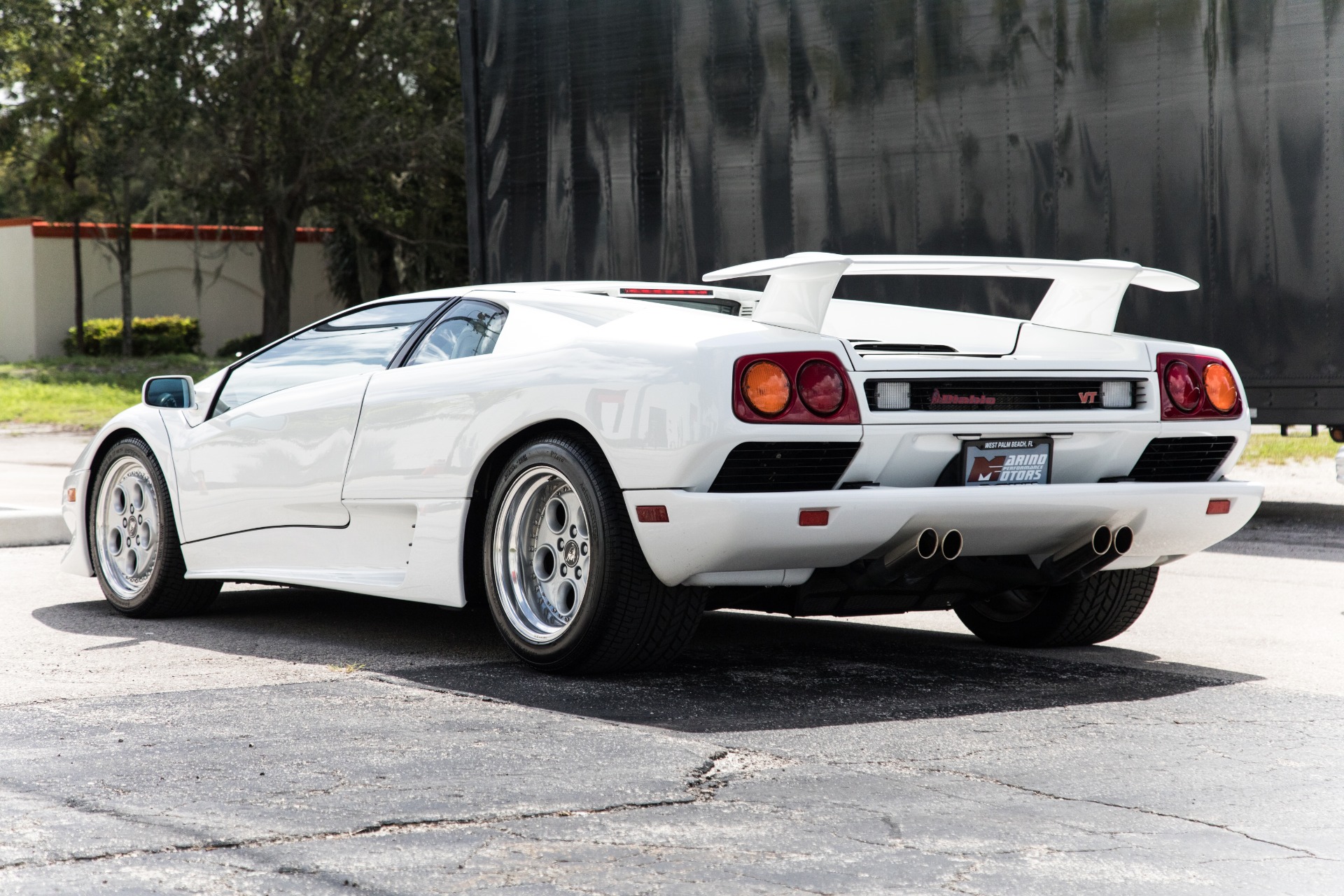 Used-1994-Lamborghini-Diablo-VT
