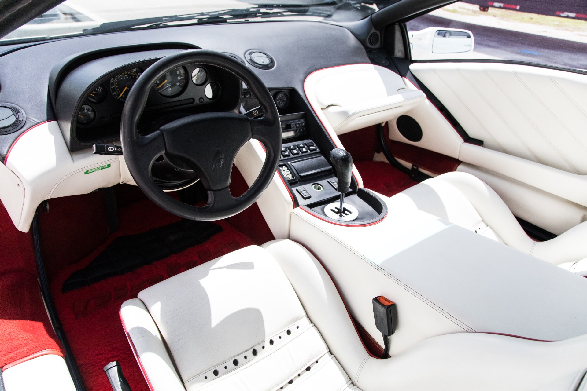 Used-1994-Lamborghini-Diablo-VT