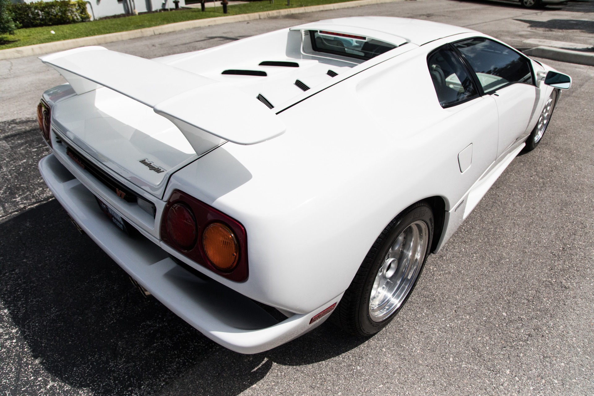 Used-1994-Lamborghini-Diablo-VT