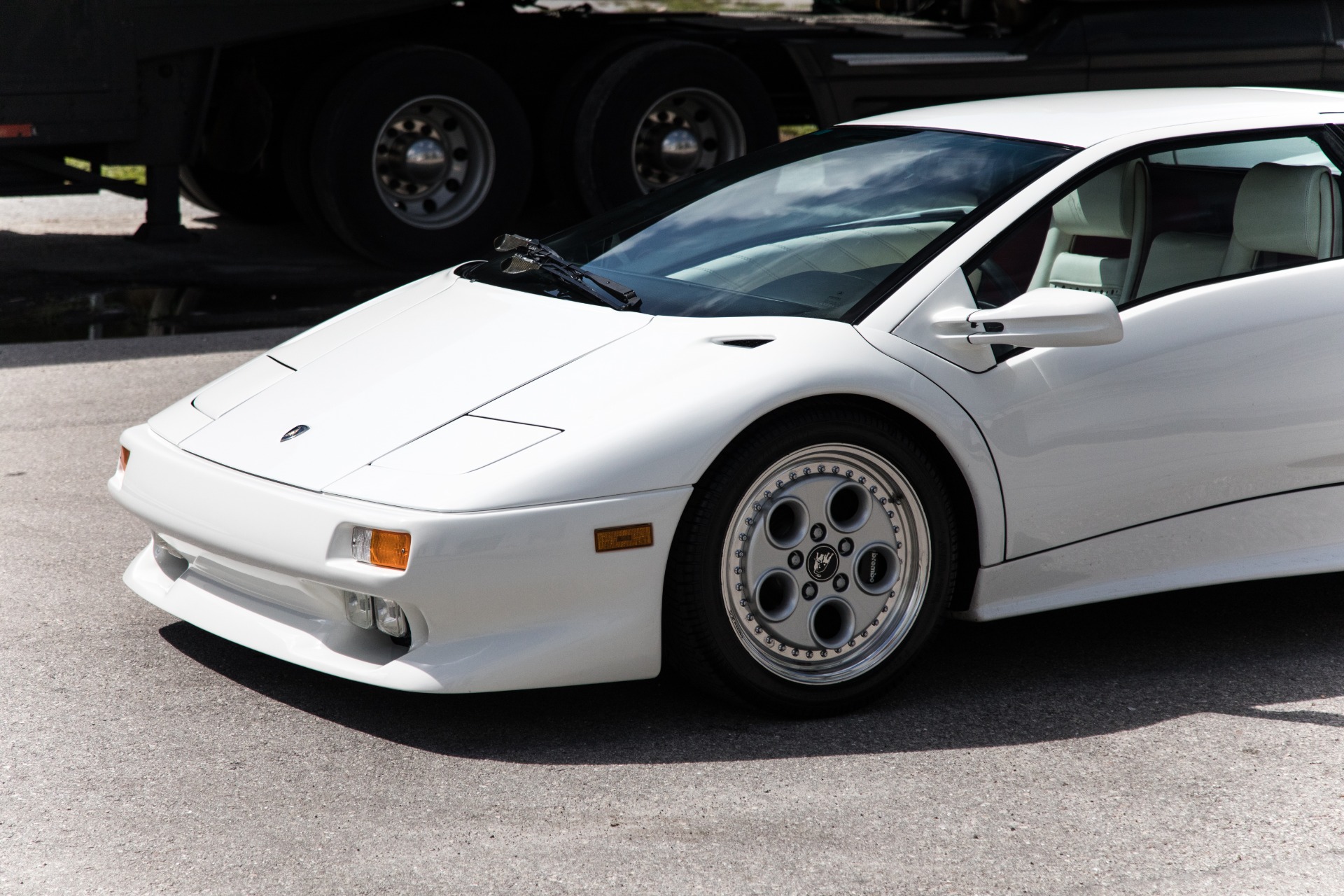 Used-1994-Lamborghini-Diablo-VT