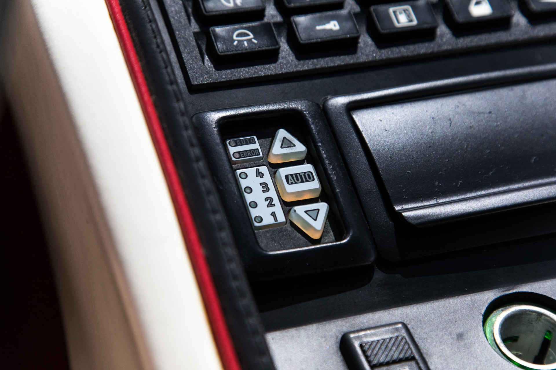 Used-1994-Lamborghini-Diablo-VT