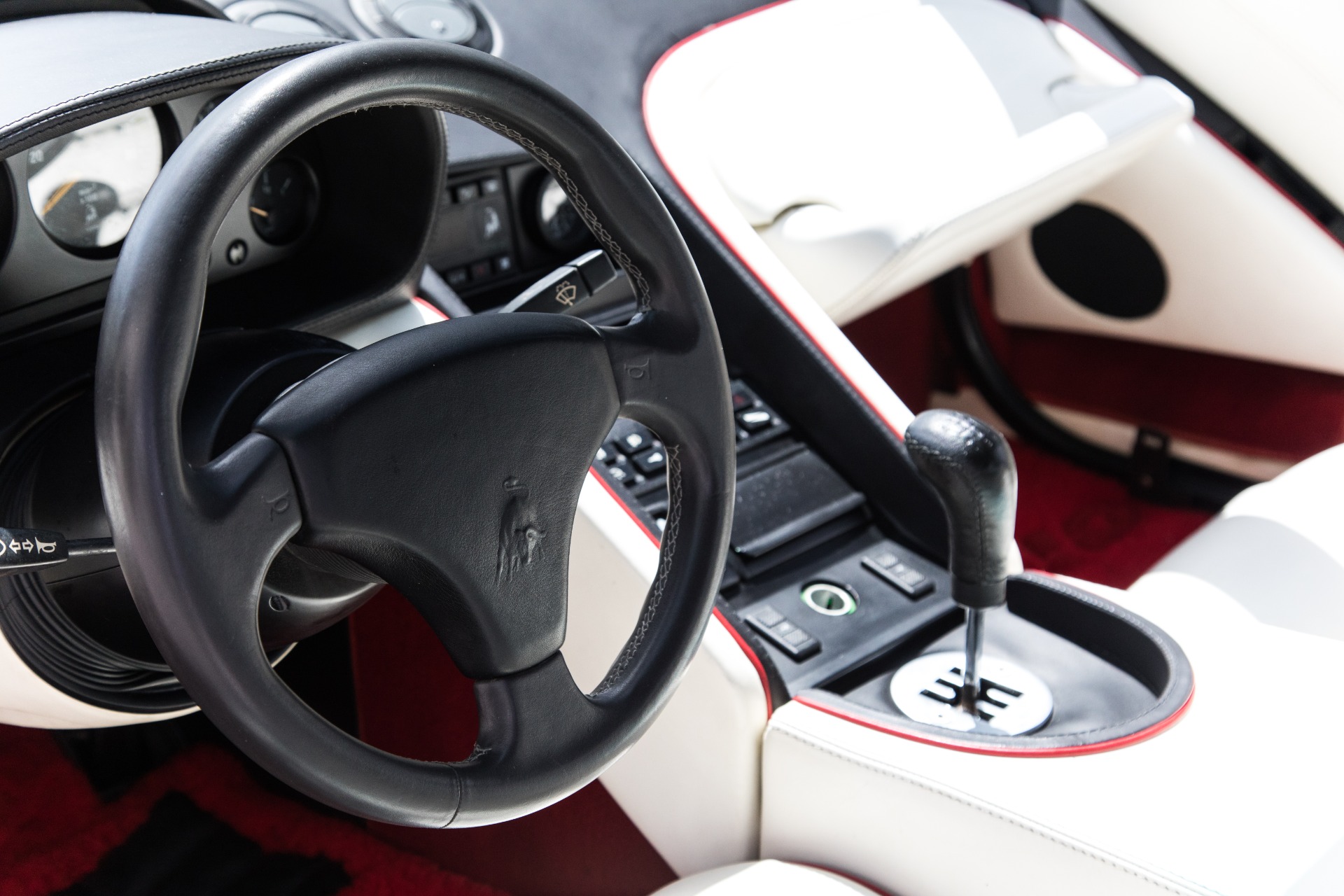 Used-1994-Lamborghini-Diablo-VT