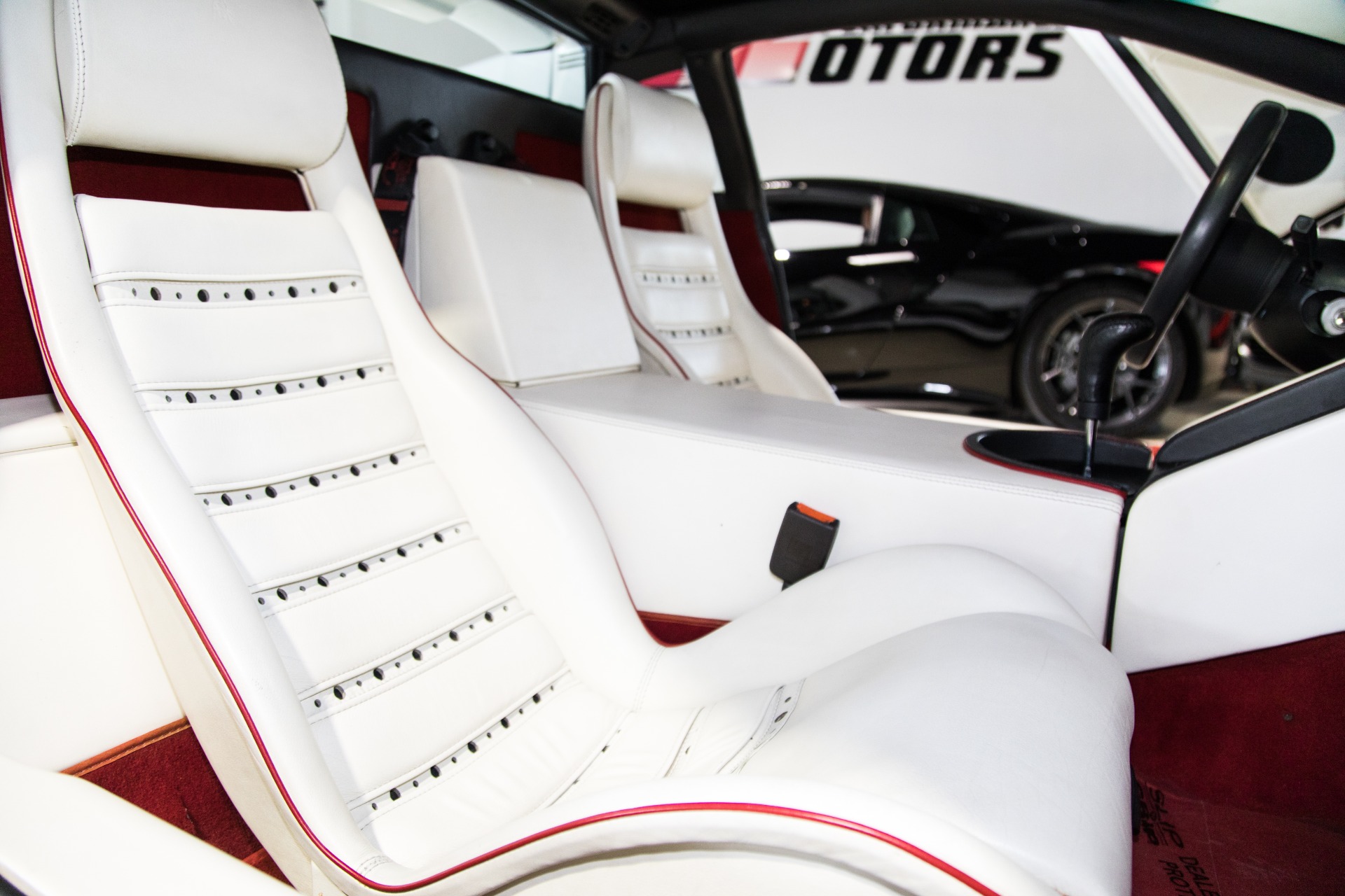 Used-1994-Lamborghini-Diablo-VT