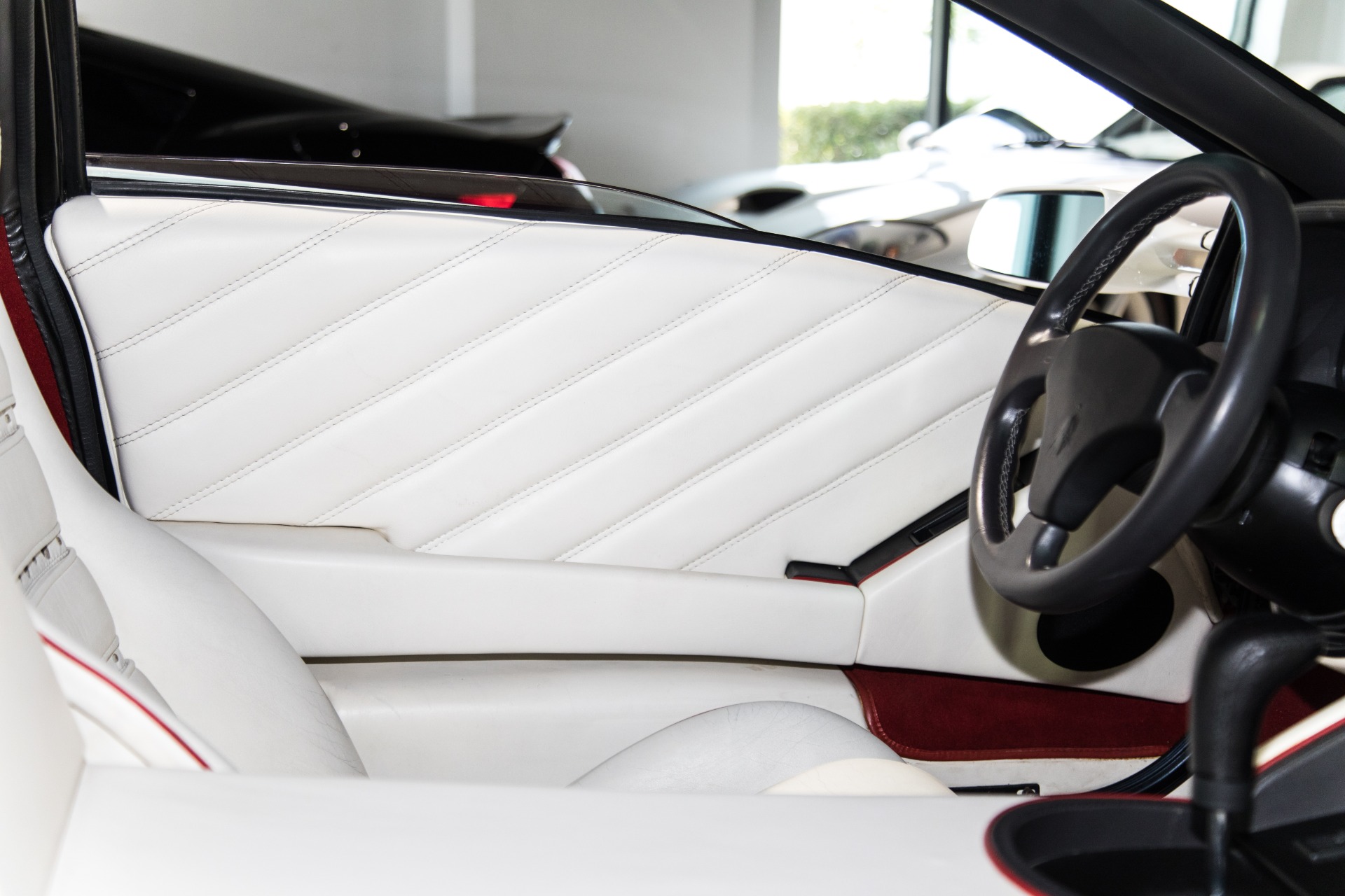 Used-1994-Lamborghini-Diablo-VT