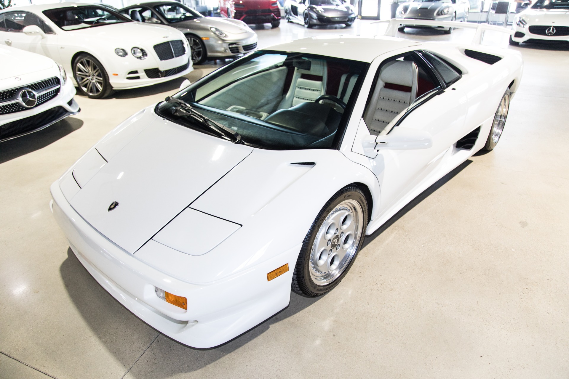 Used-1994-Lamborghini-Diablo-VT