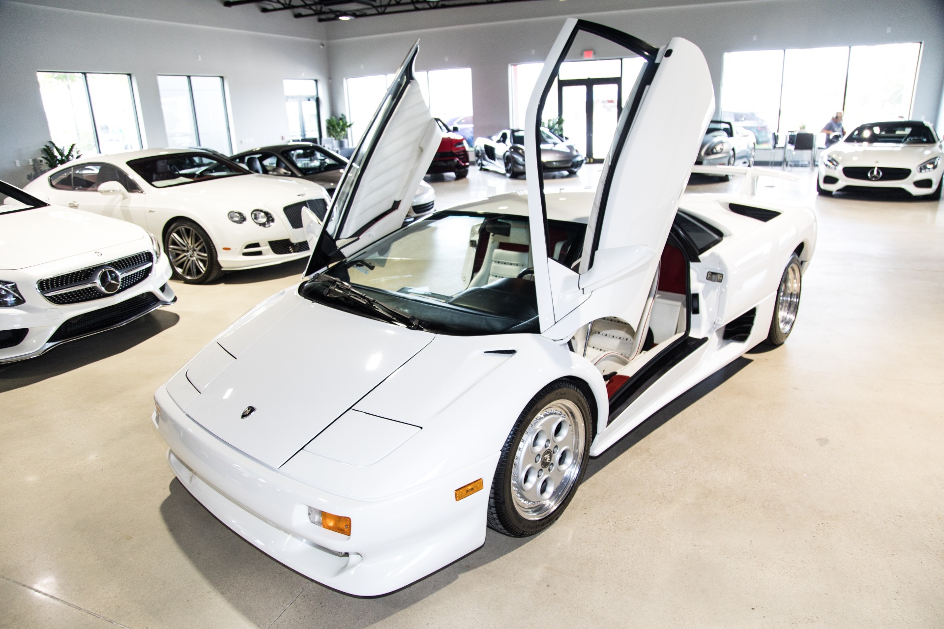 Used-1994-Lamborghini-Diablo-VT