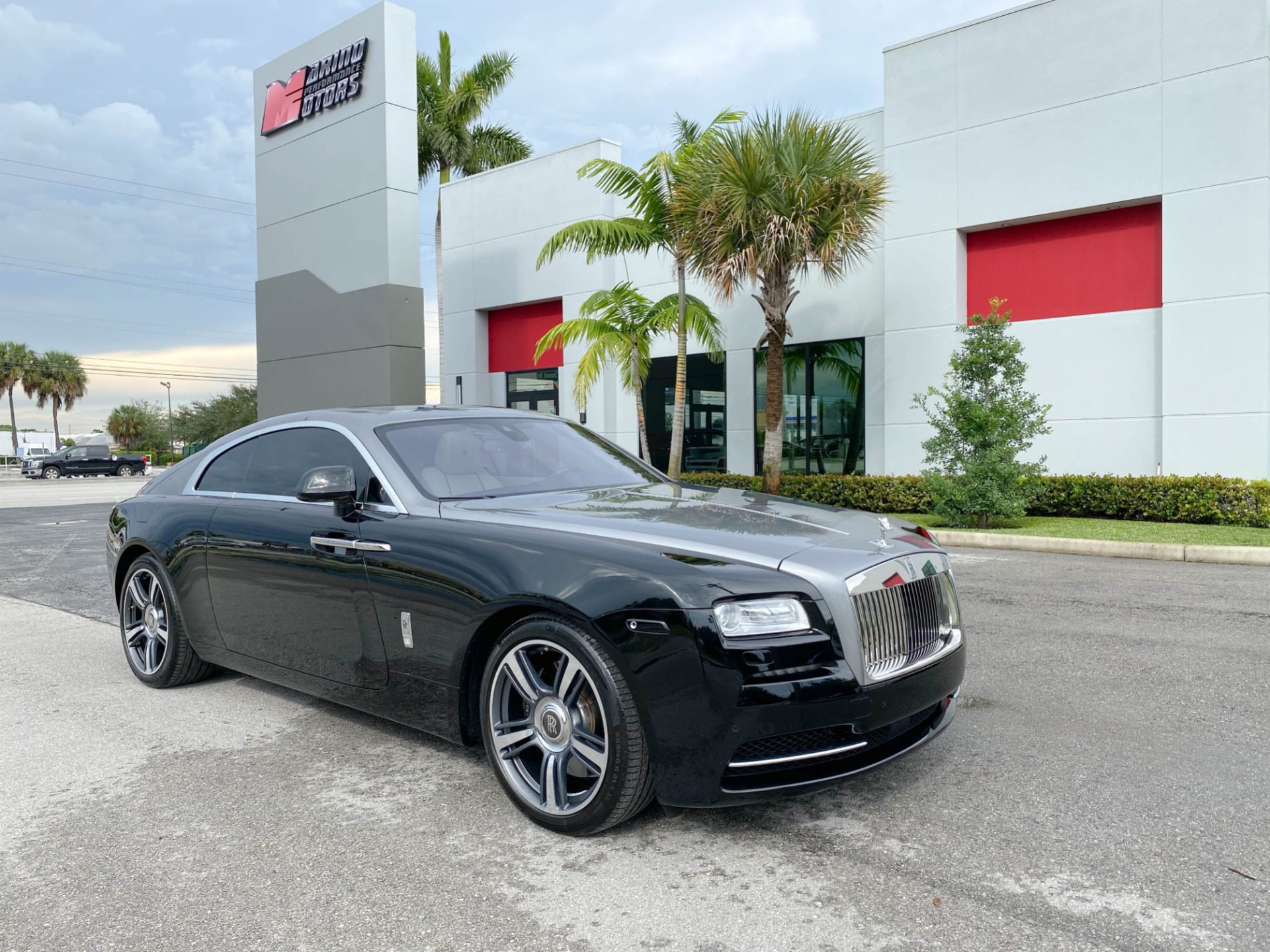 Used-2014-Rolls-Royce-Wraith