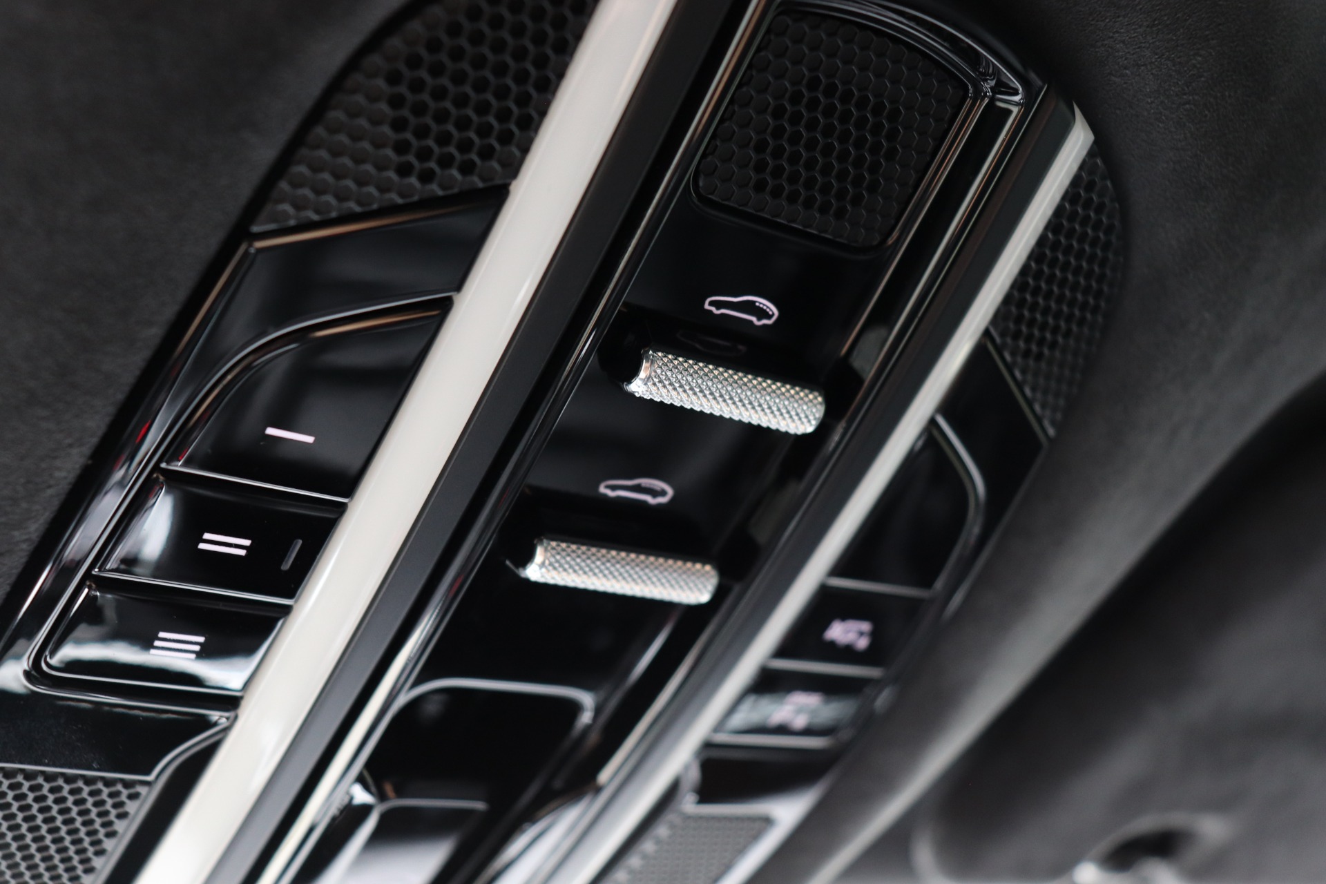Used-2018-Porsche-Panamera-Turbo-Sport-Turismo