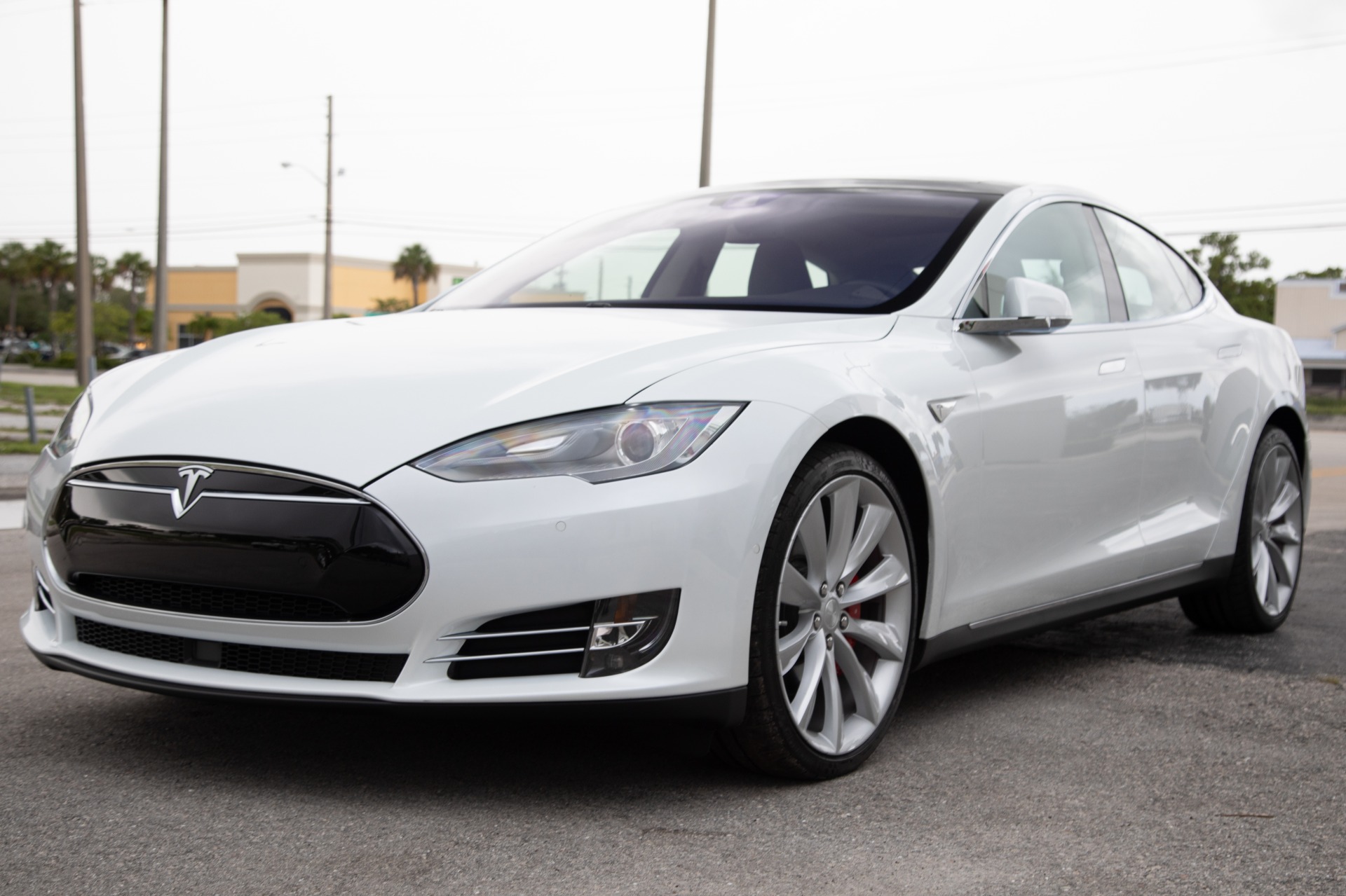 Used-2015-Tesla-Model-S-P90D