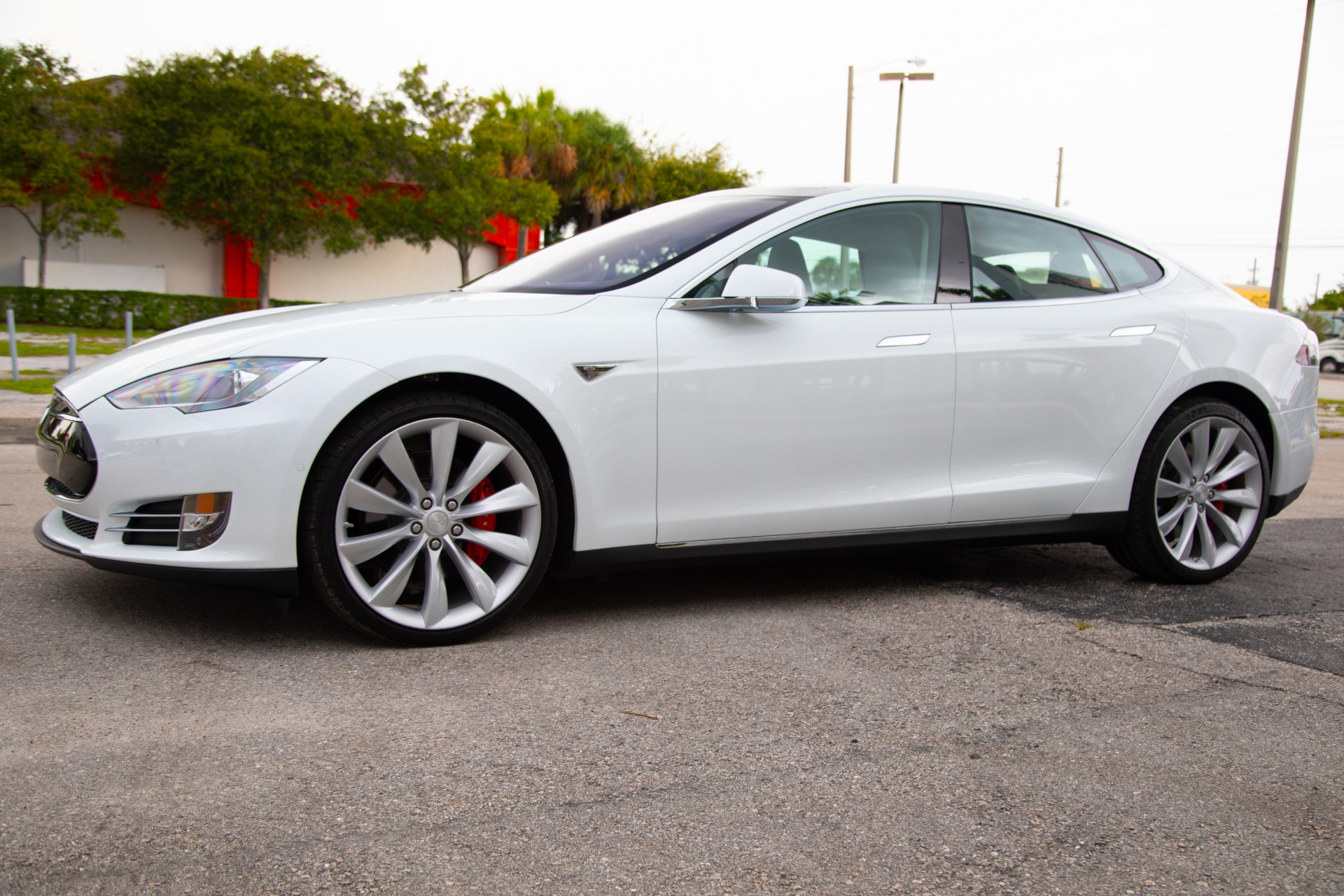 Used-2015-Tesla-Model-S-P90D