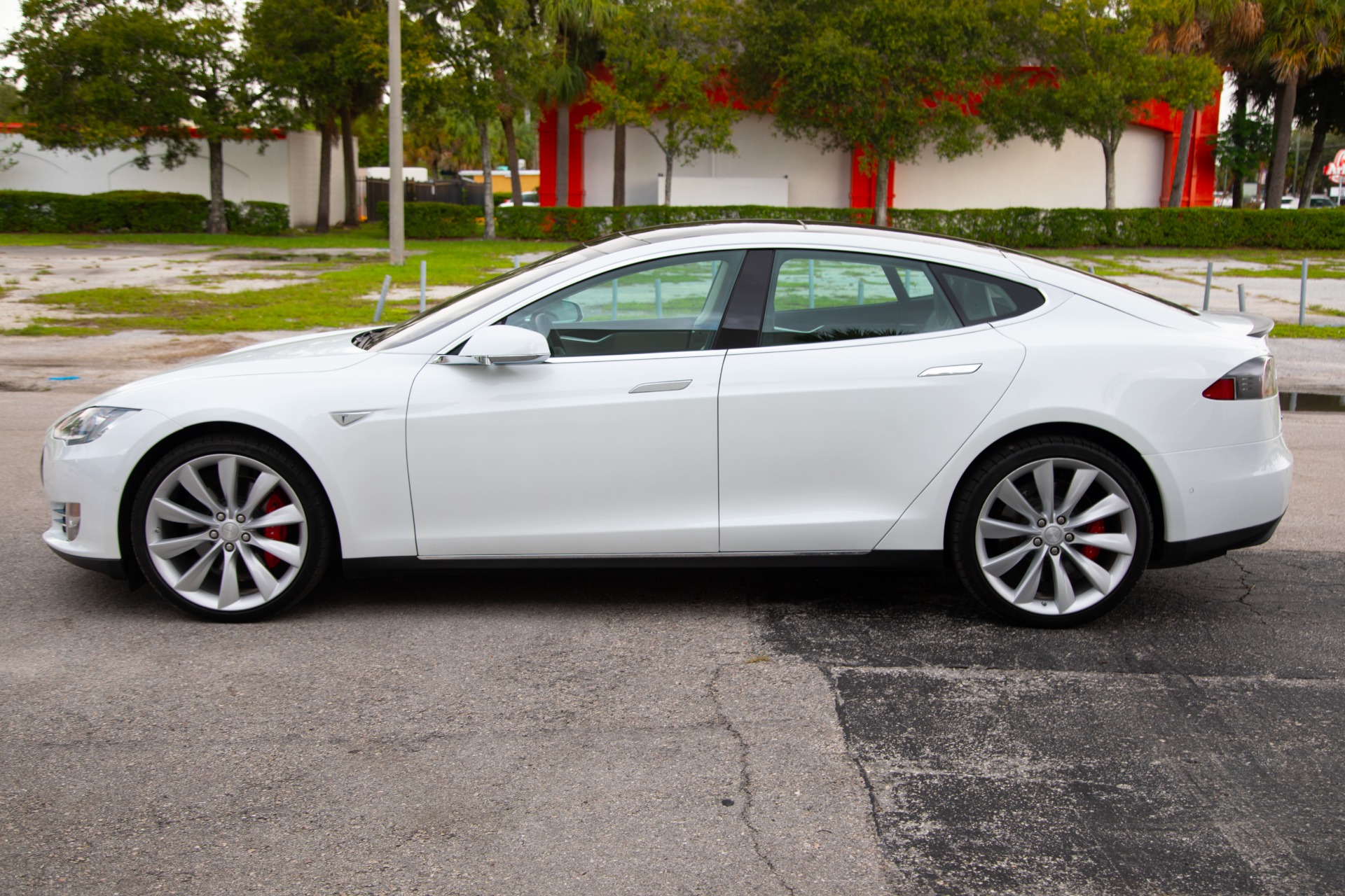 Used-2015-Tesla-Model-S-P90D