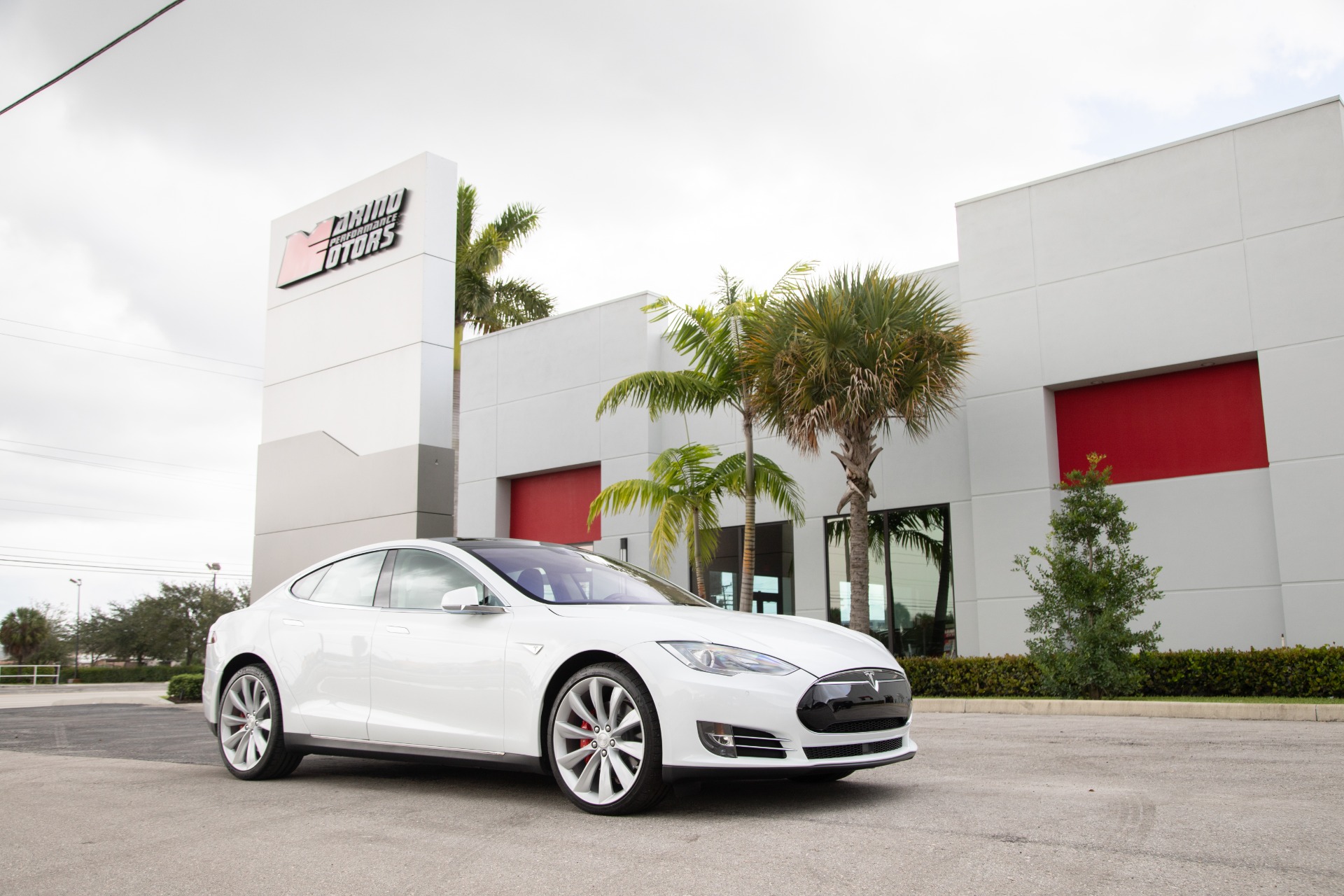 Used-2015-Tesla-Model-S-P90D