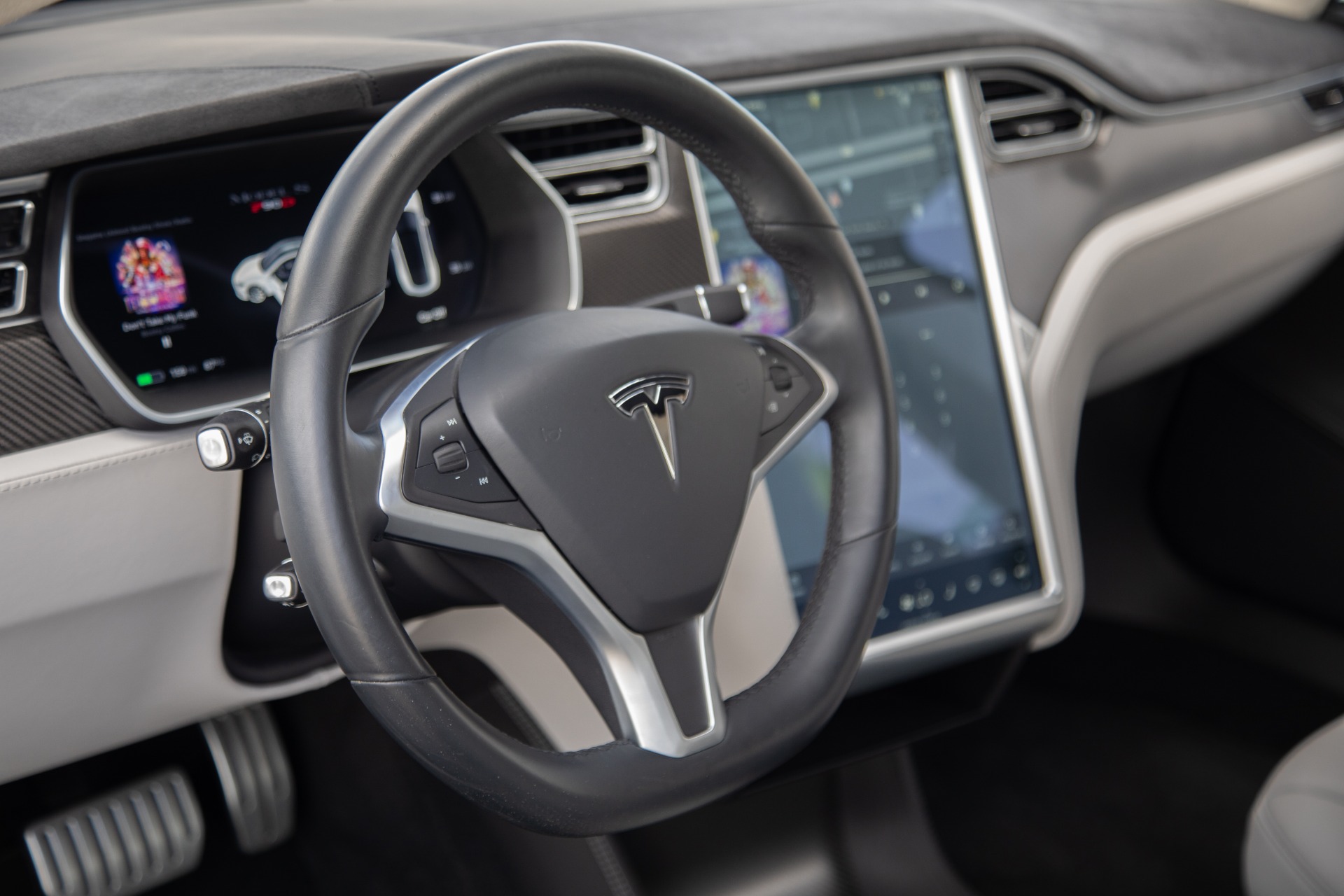 Used-2015-Tesla-Model-S-P90D
