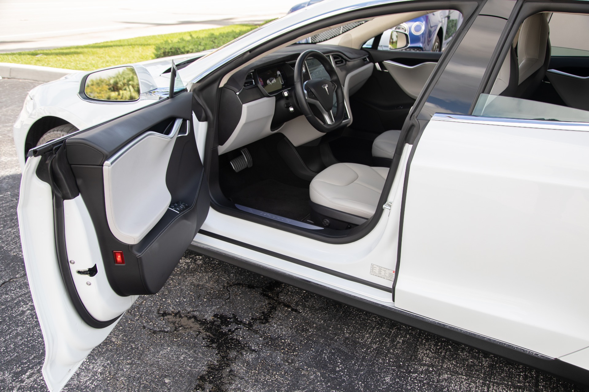 Used-2015-Tesla-Model-S-P90D