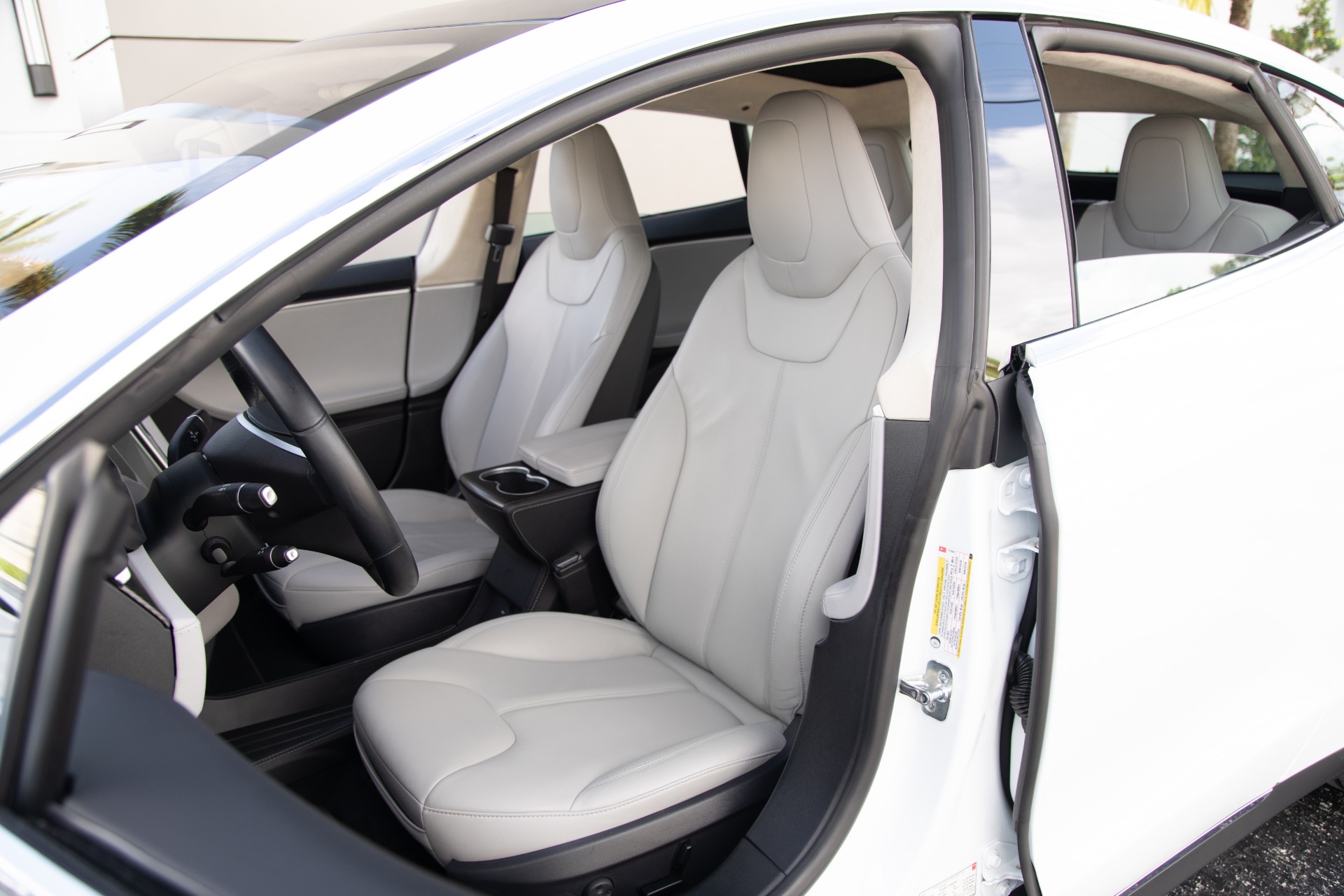 Used-2015-Tesla-Model-S-P90D