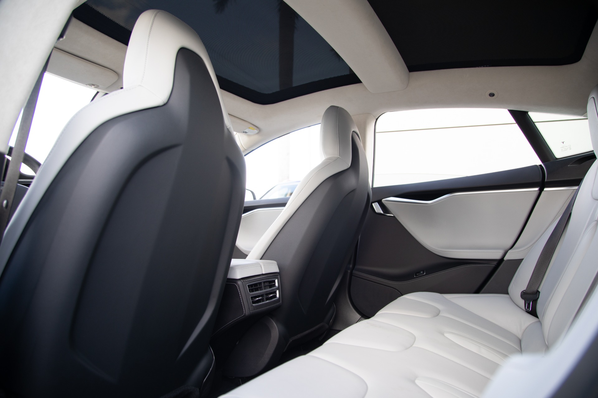 Used-2015-Tesla-Model-S-P90D
