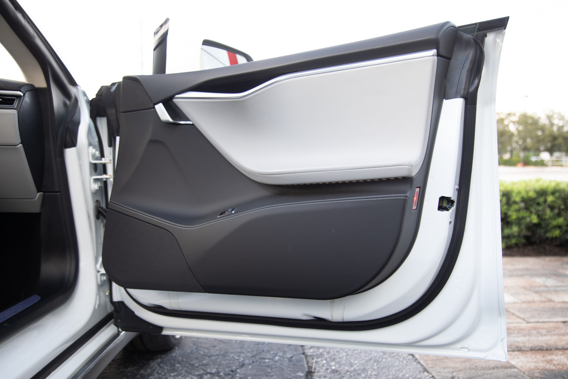 Used-2015-Tesla-Model-S-P90D