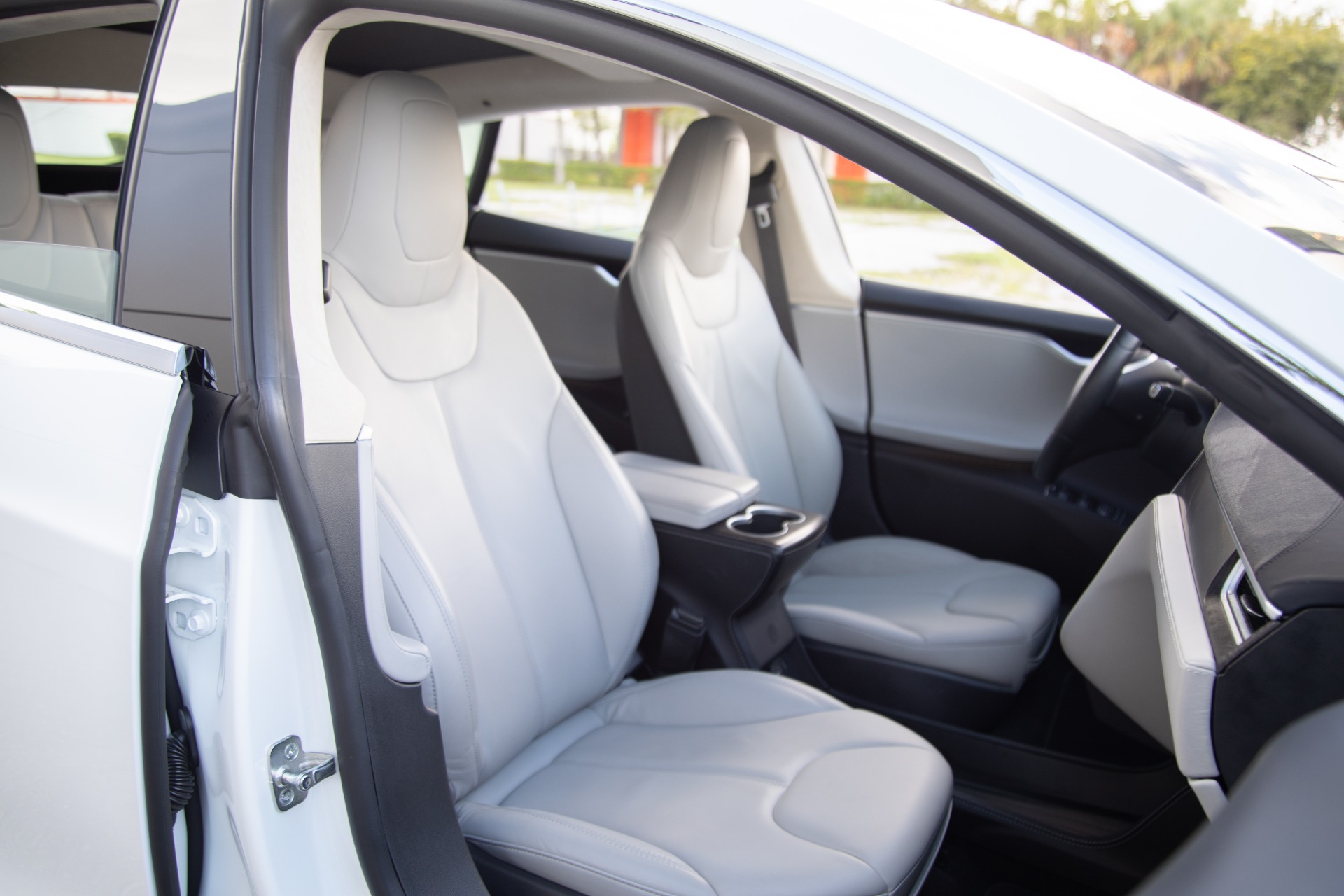 Used-2015-Tesla-Model-S-P90D