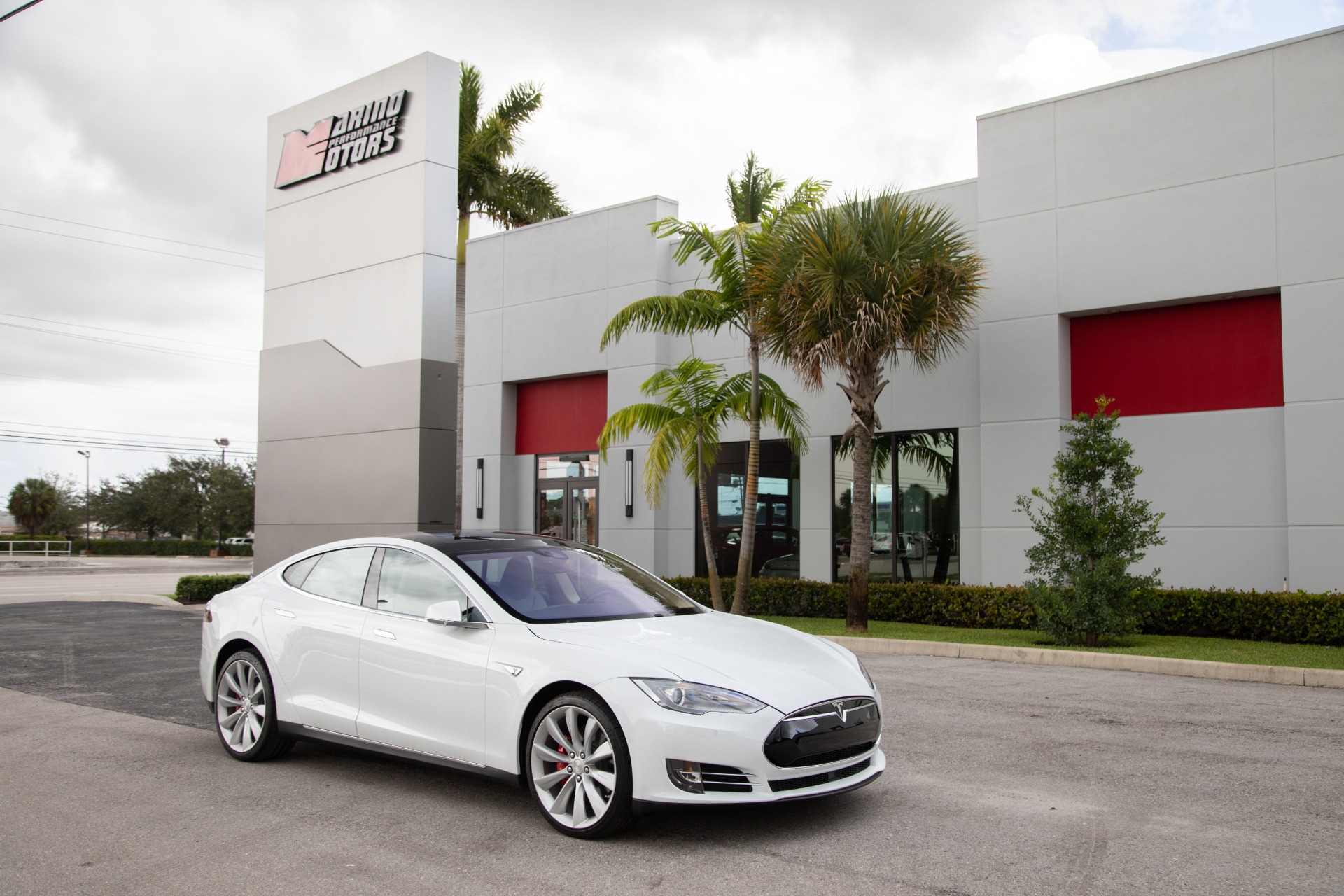 Used-2015-Tesla-Model-S-P90D